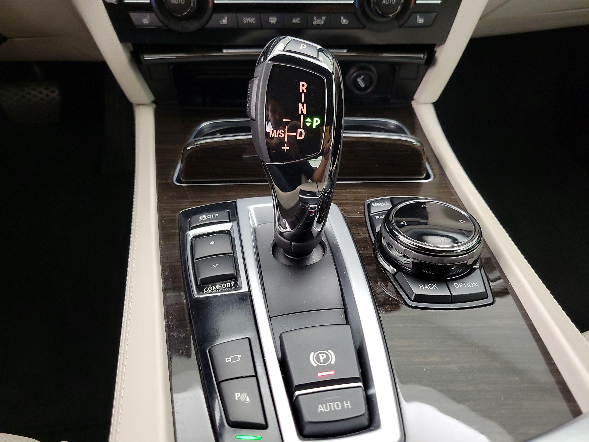 Thumbnail: 2015 BMW 7 Series - 18