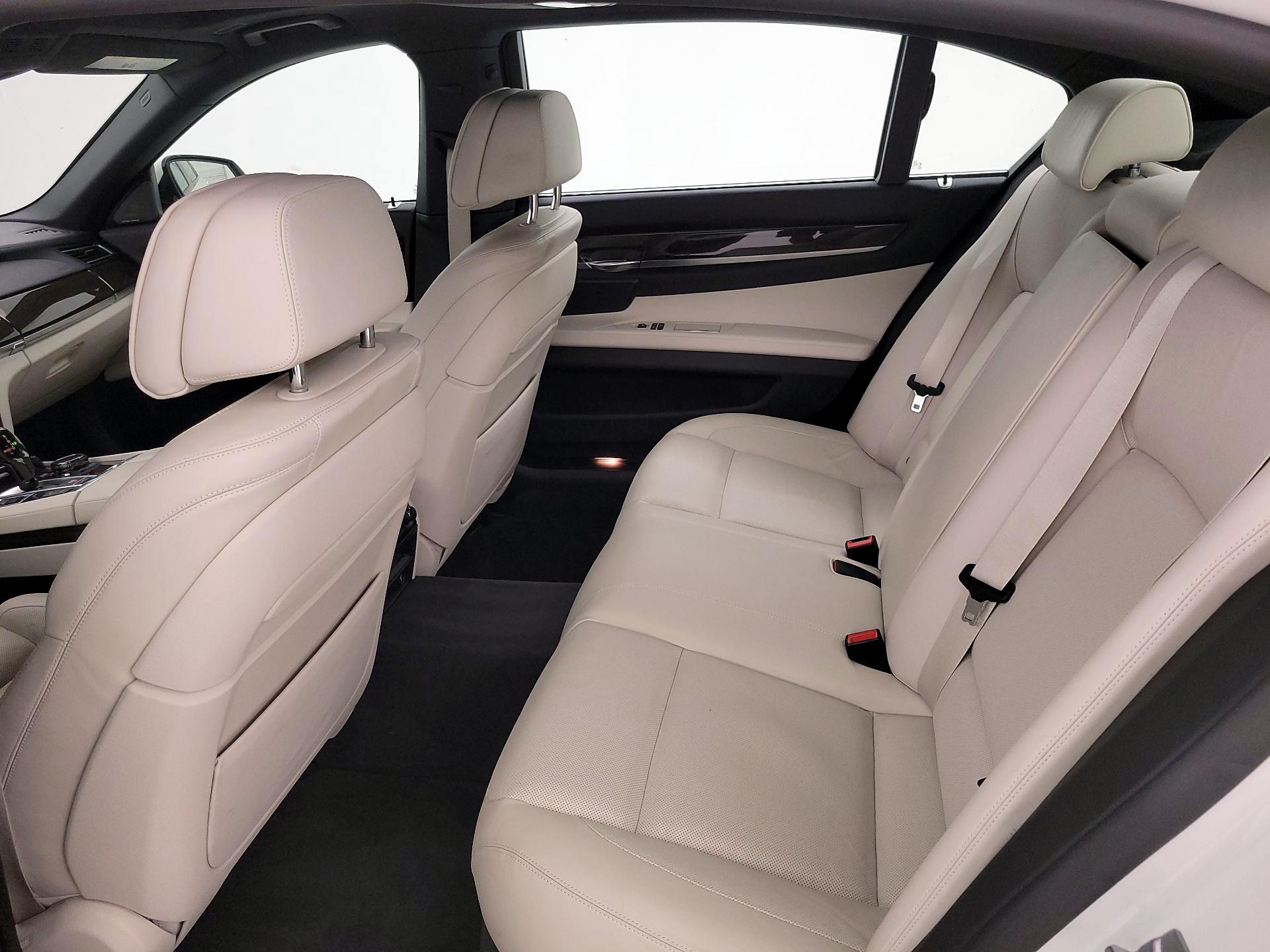 Thumbnail: 2015 BMW 7 Series - 20