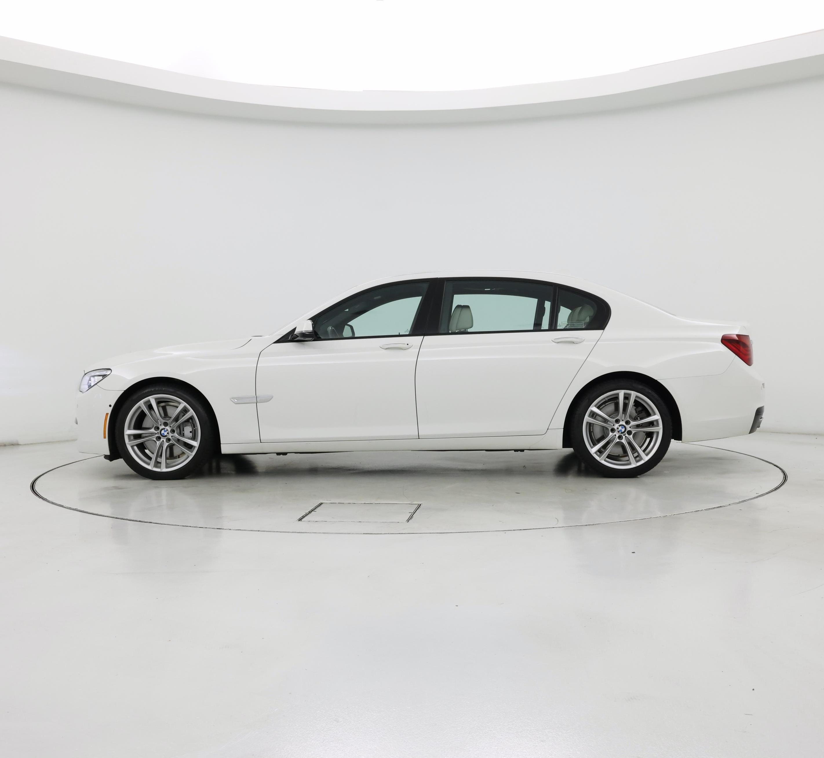 Thumbnail: 2015 BMW 7 Series - 3