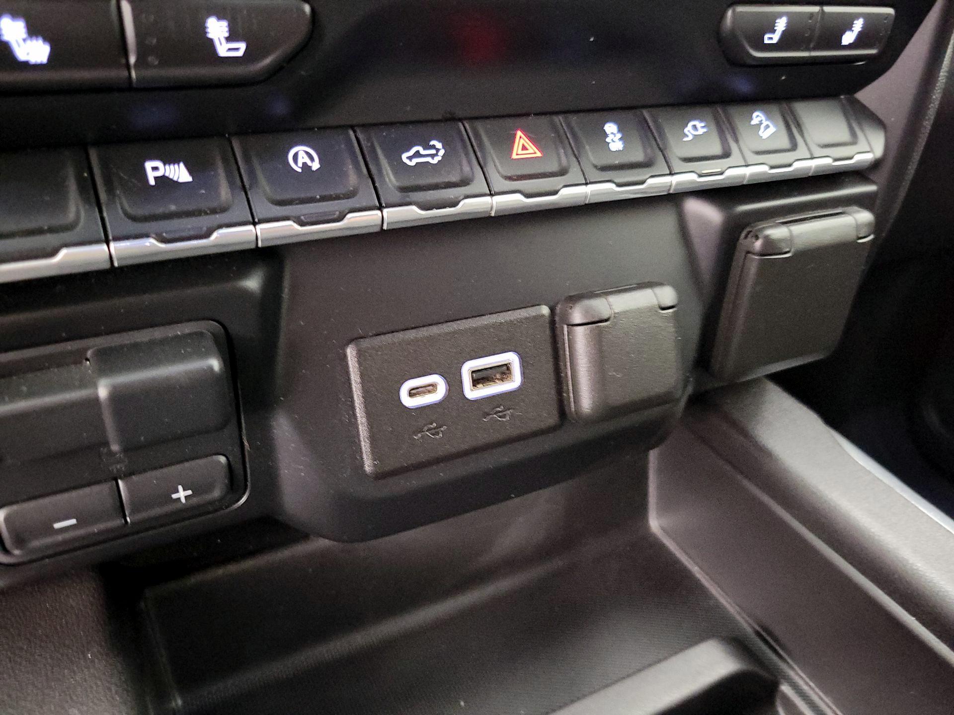 Thumbnail: 2019 Chevrolet Silverado 1500 - 18