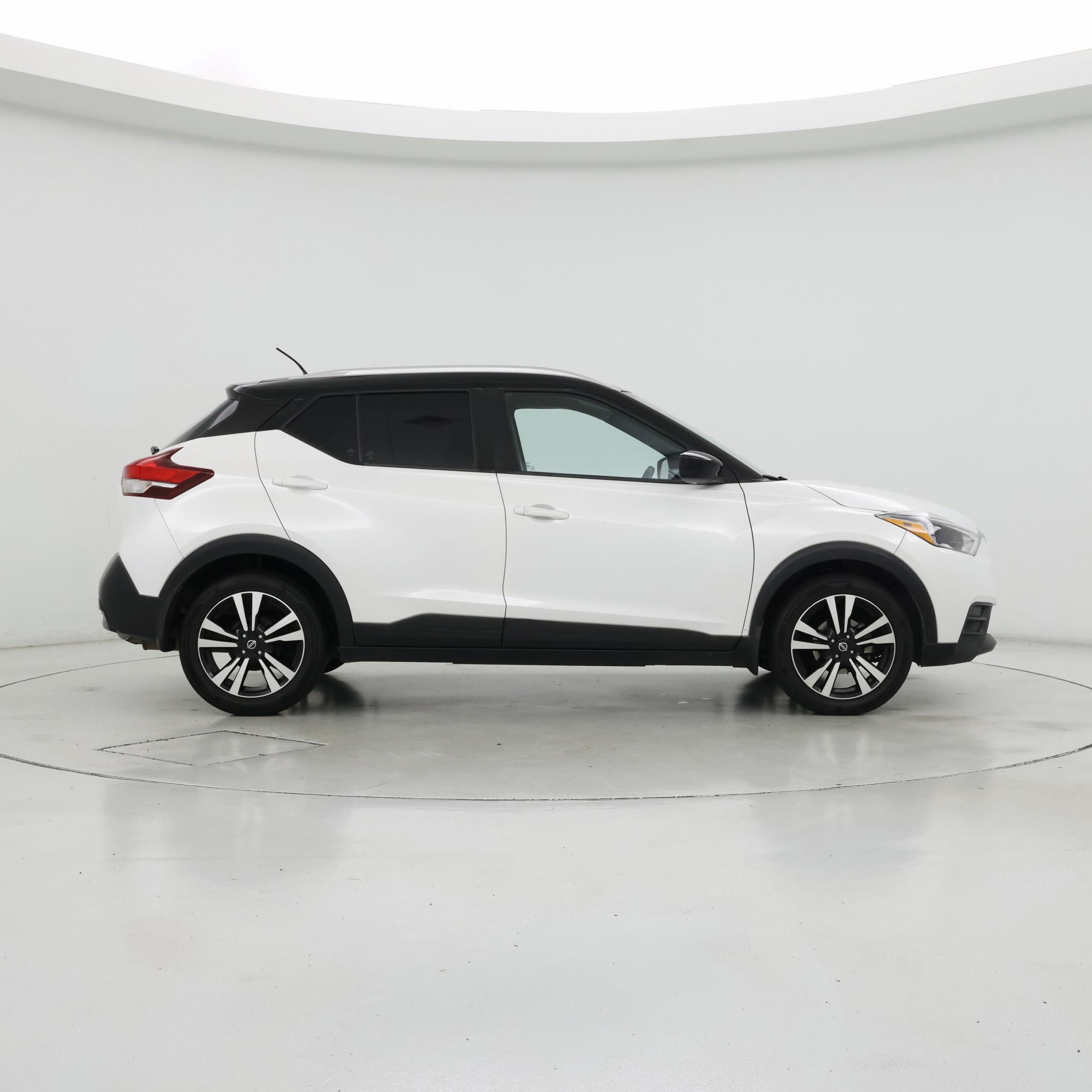 Thumbnail: 2018 Nissan Kicks - 7