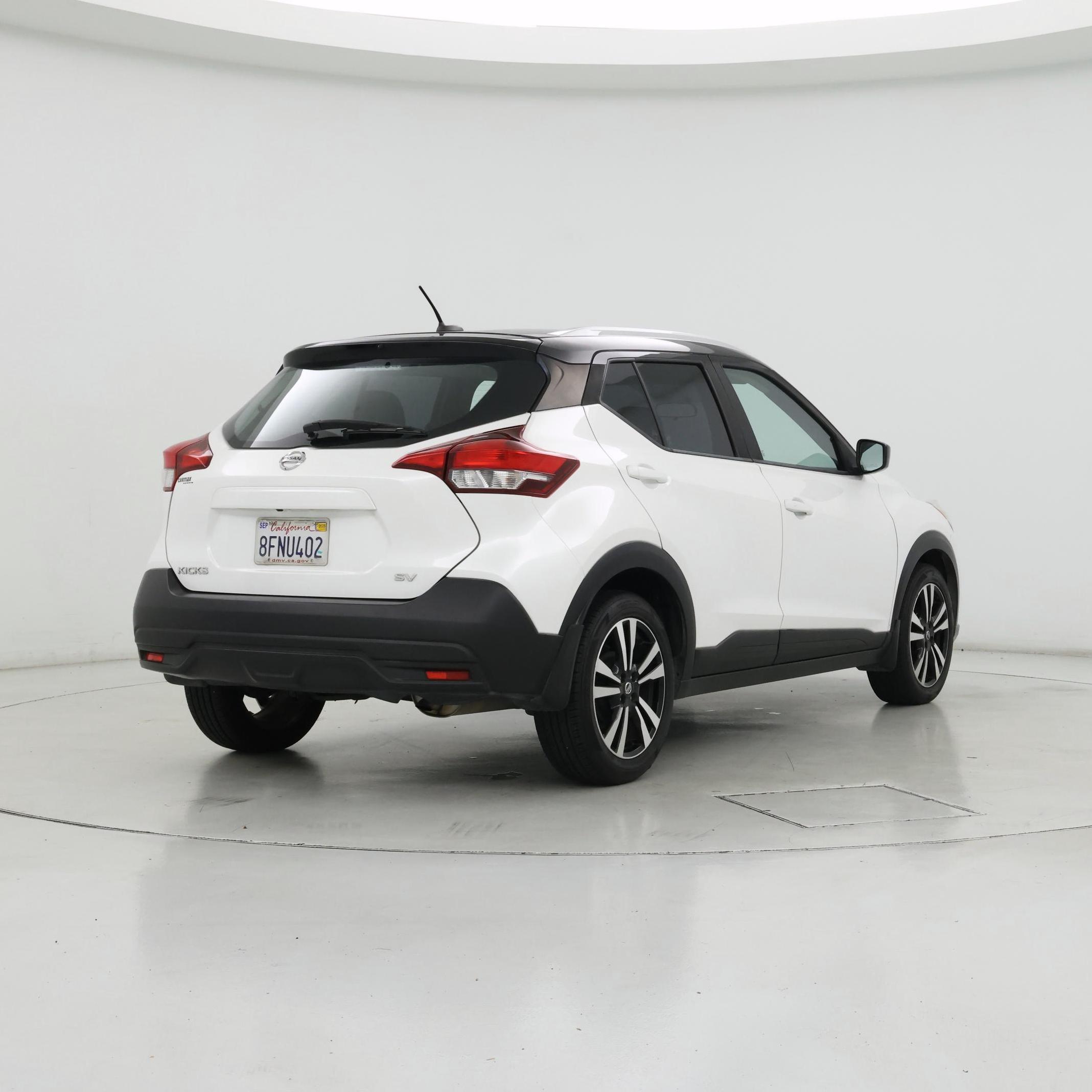 Thumbnail: 2018 Nissan Kicks - 8