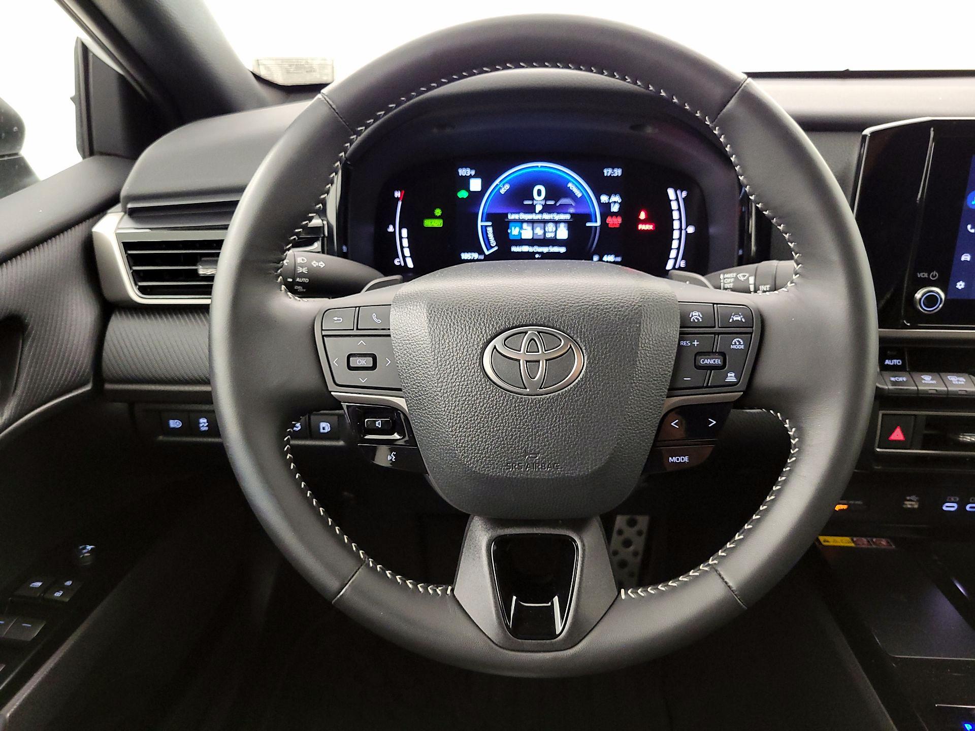 Thumbnail: 2025 Toyota Camry - 10