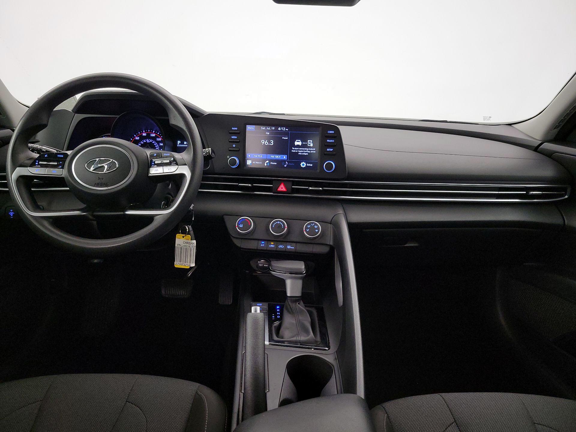 Thumbnail: 2022 Hyundai Elantra - 9
