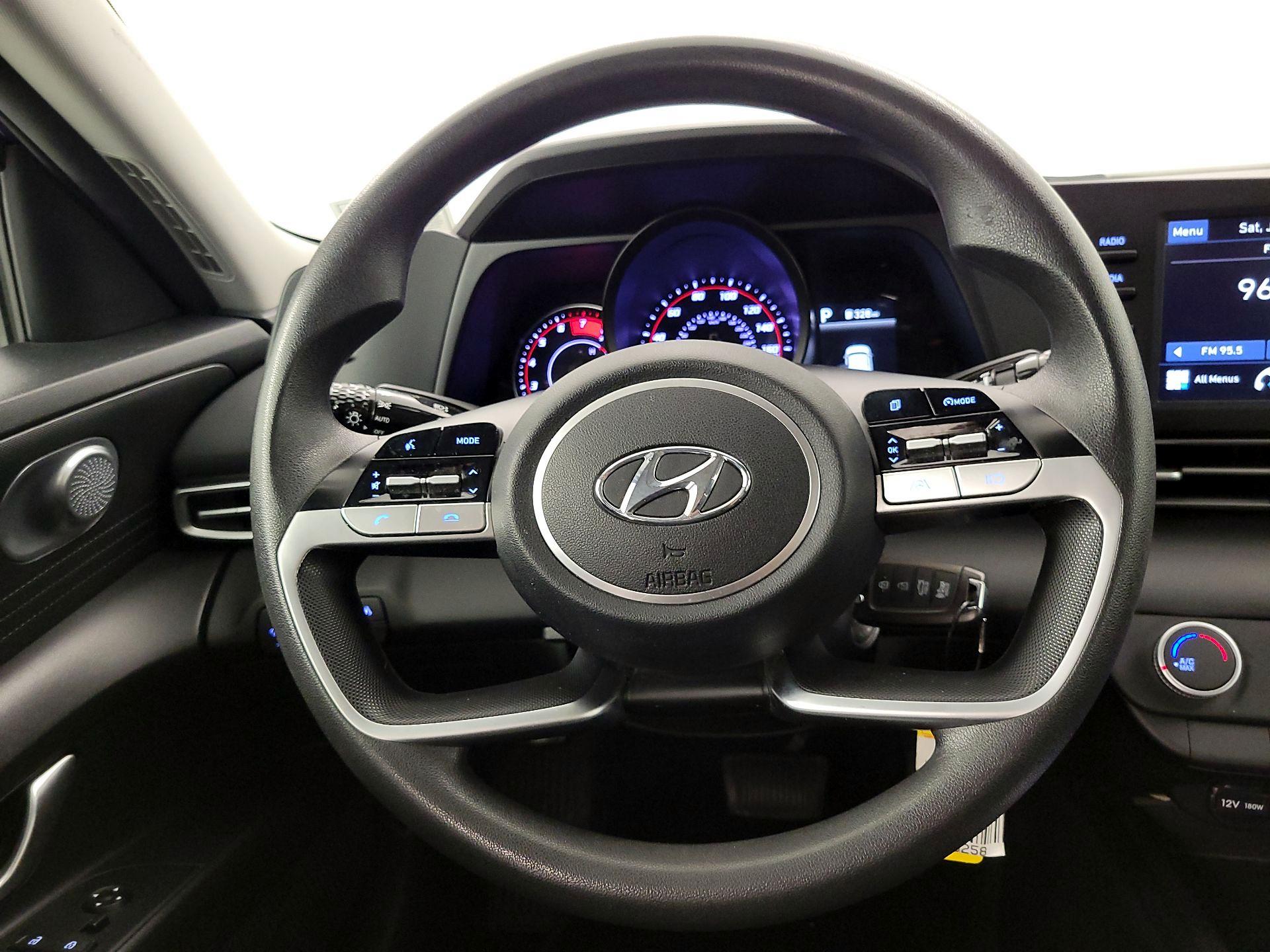 Thumbnail: 2022 Hyundai Elantra - 10