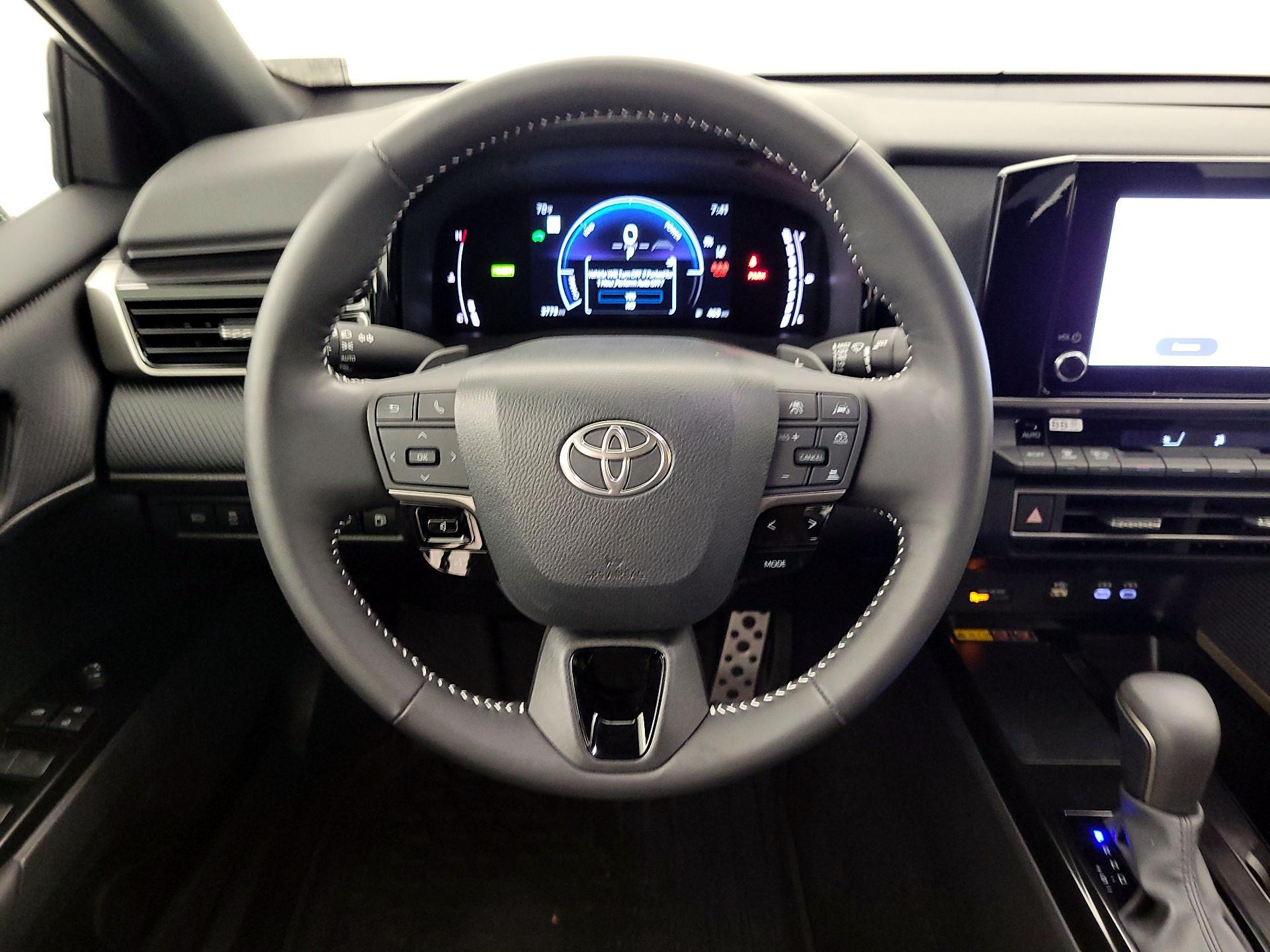 Thumbnail: 2025 Toyota Camry - 10
