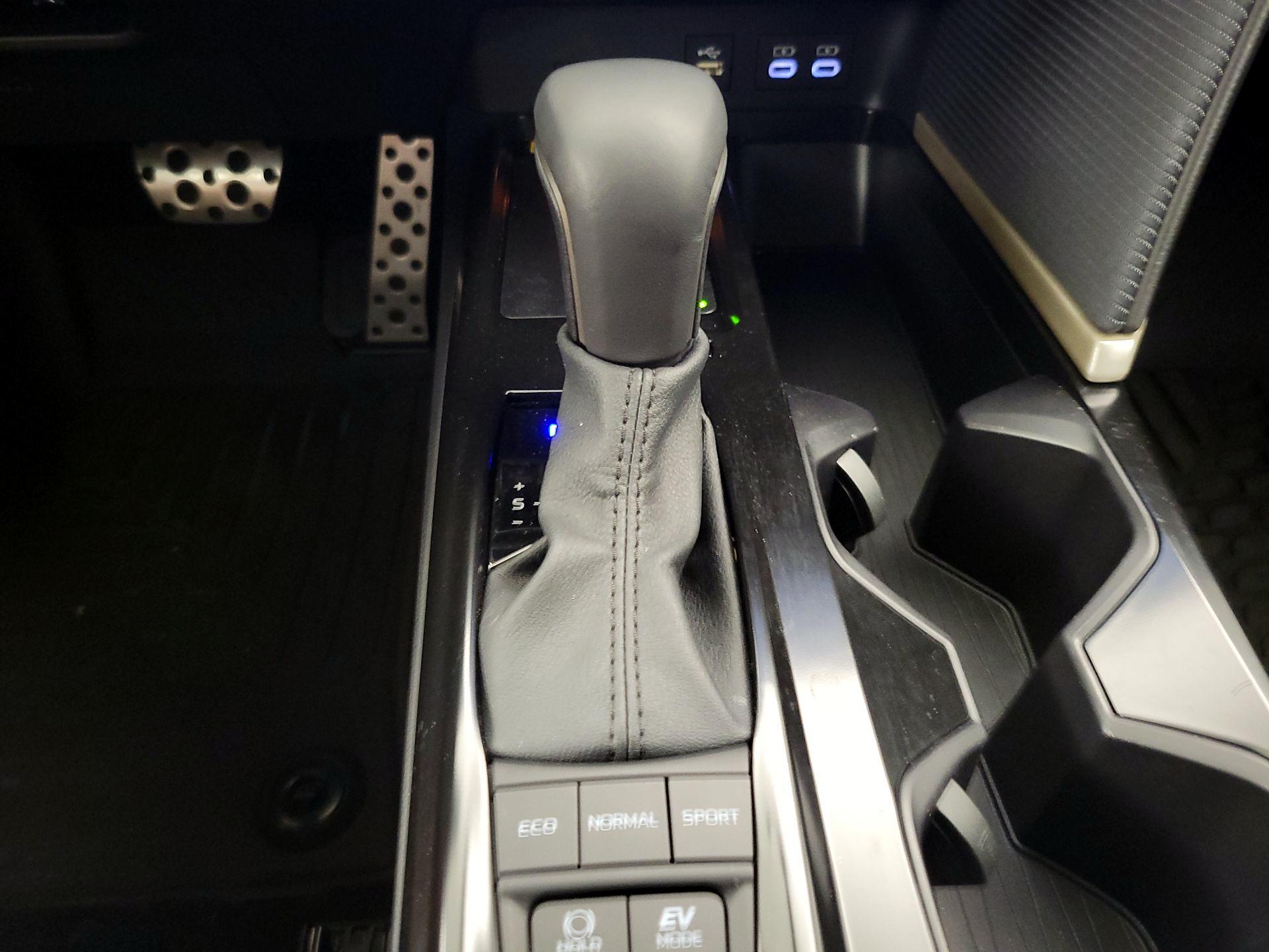 Thumbnail: 2025 Toyota Camry - 17