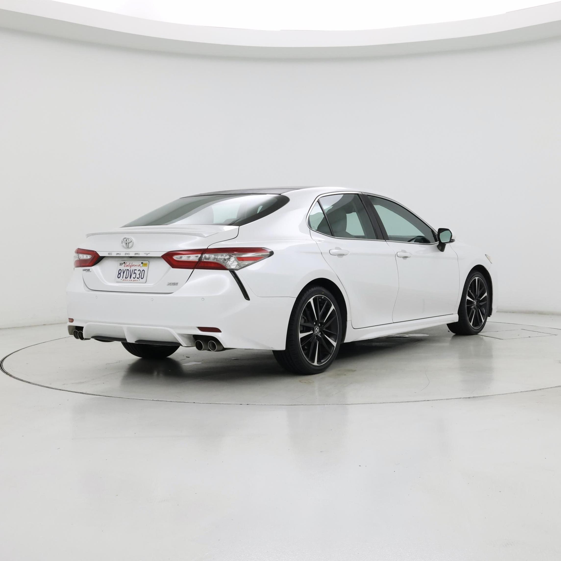 Thumbnail: 2018 Toyota Camry - 8