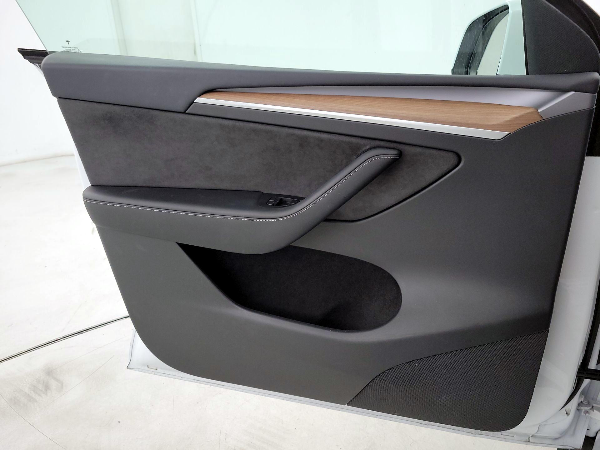 Thumbnail: 2023 Tesla Model Y - 12