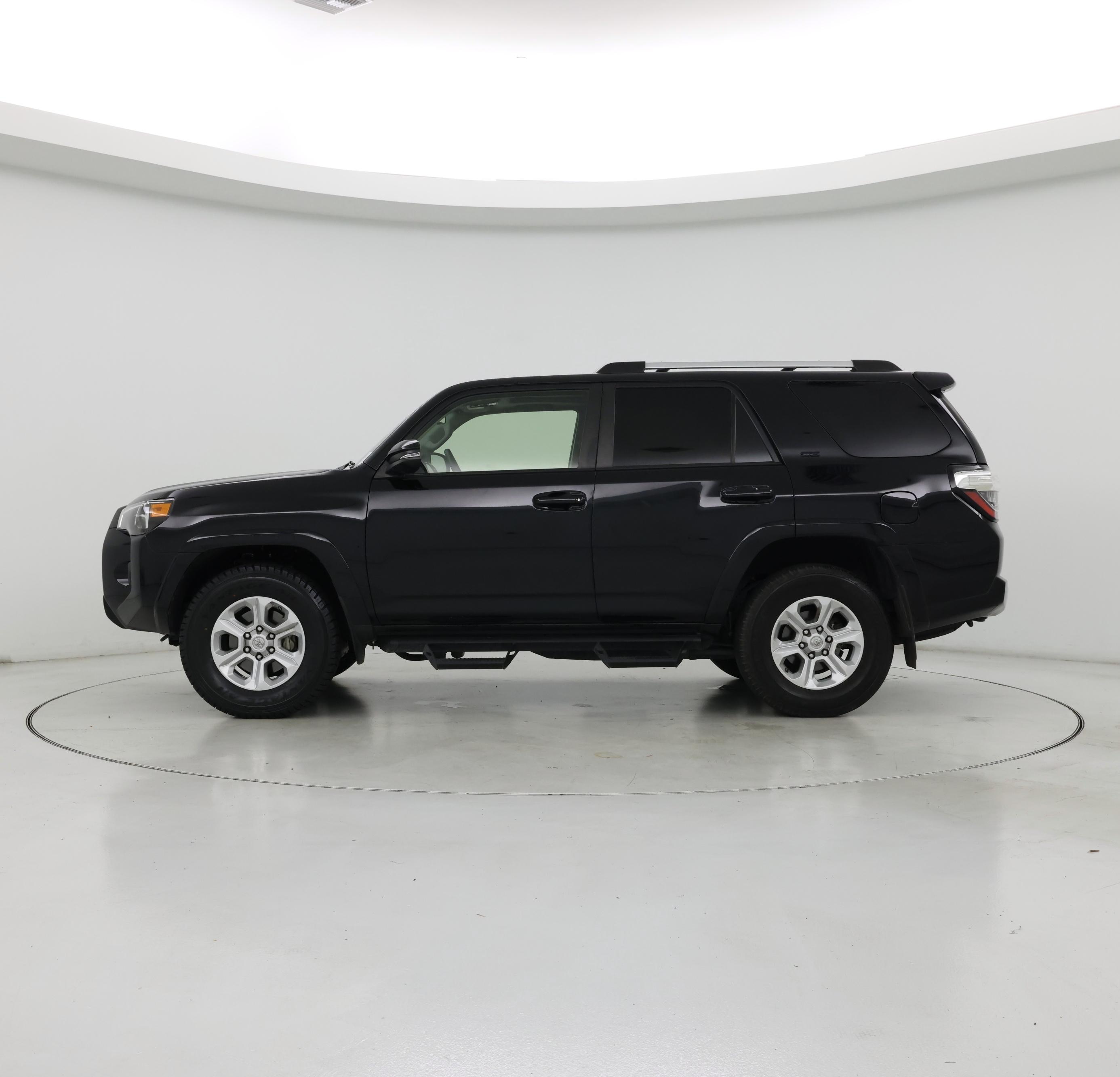 Thumbnail: 2021 Toyota 4Runner - 3