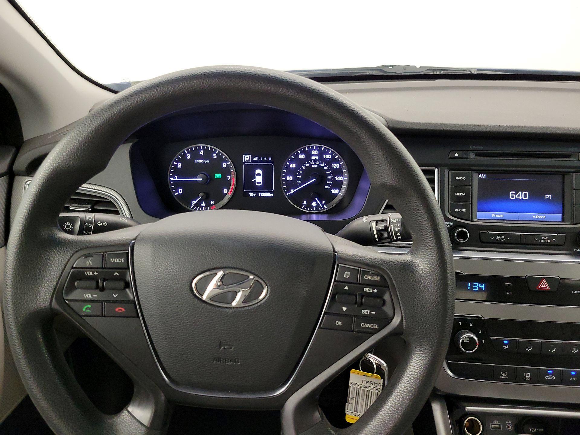 Thumbnail: 2015 Hyundai Sonata - 10