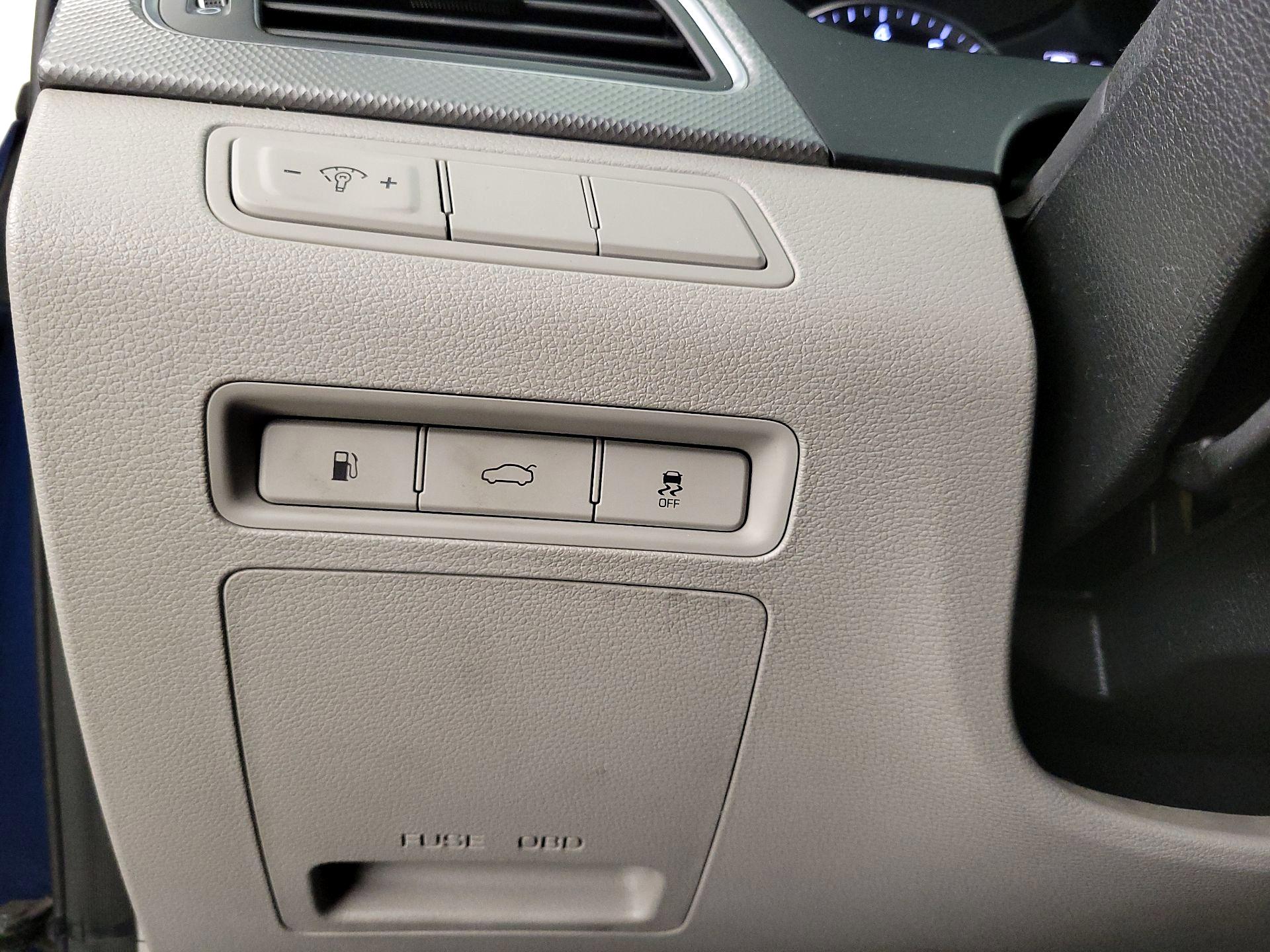 Thumbnail: 2015 Hyundai Sonata - 13