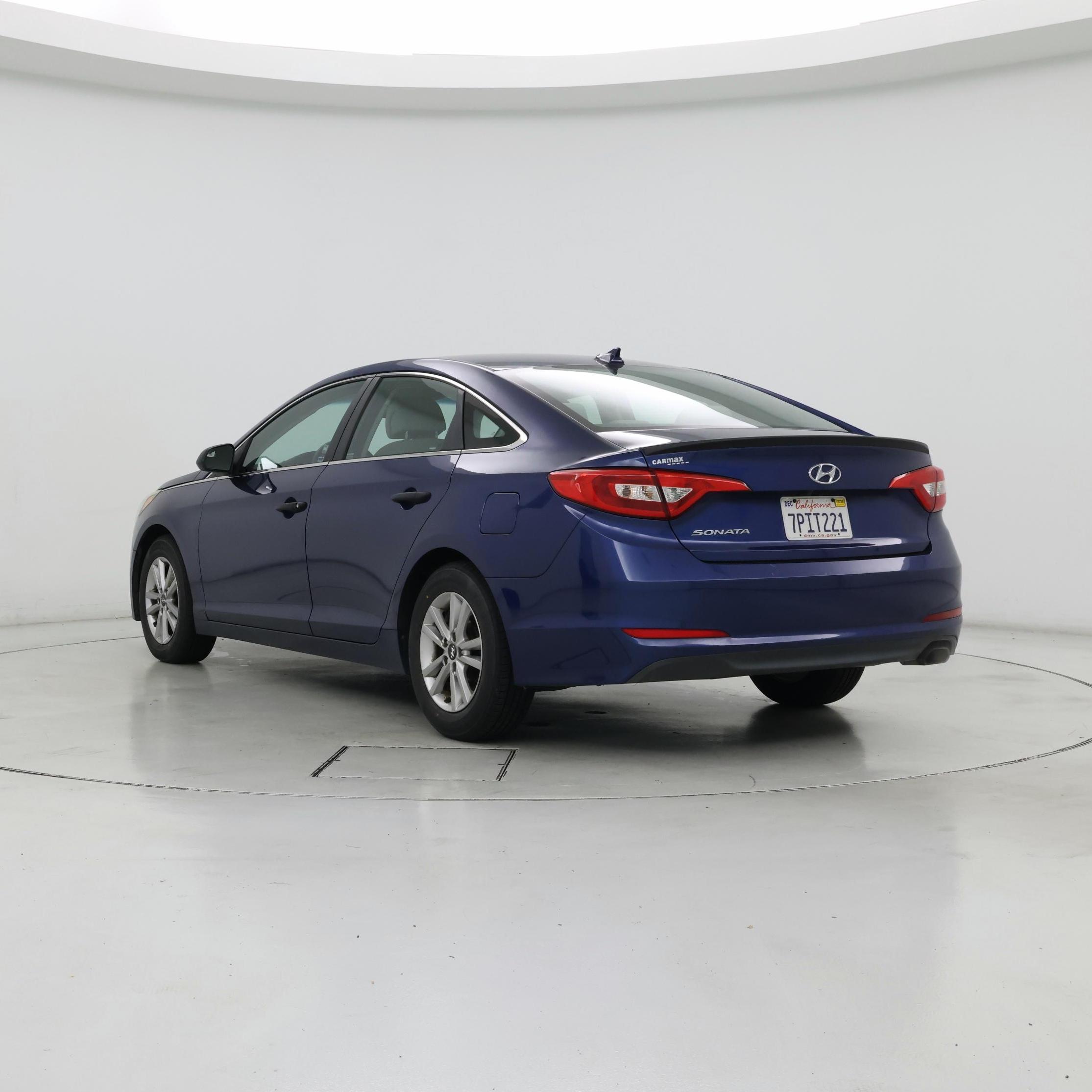 Thumbnail: 2015 Hyundai Sonata - 2