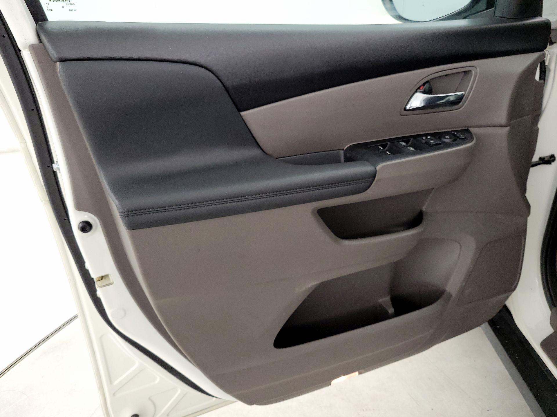 Thumbnail: 2016 Honda Odyssey - 12