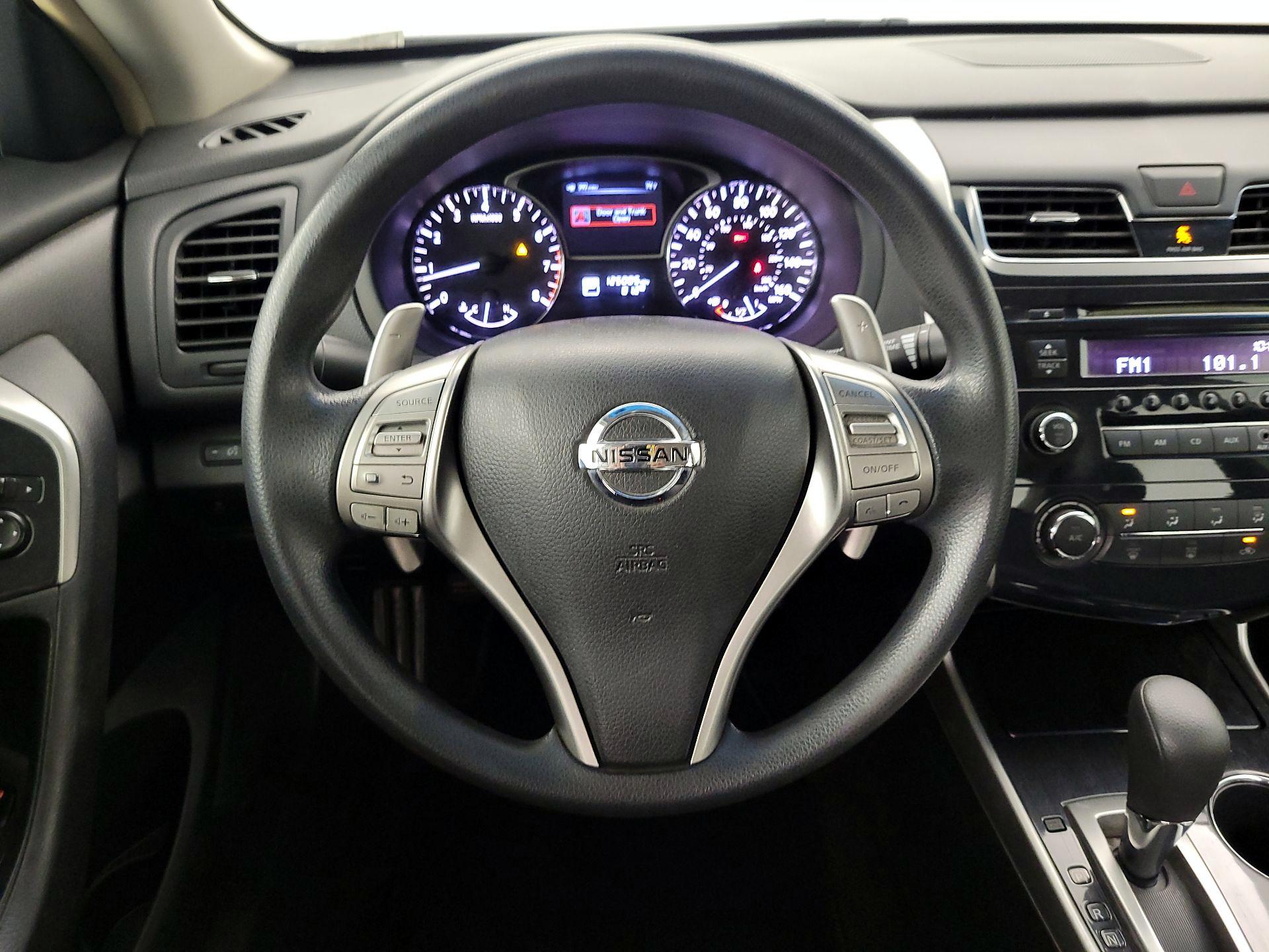 Thumbnail: 2013 Nissan Altima - 10