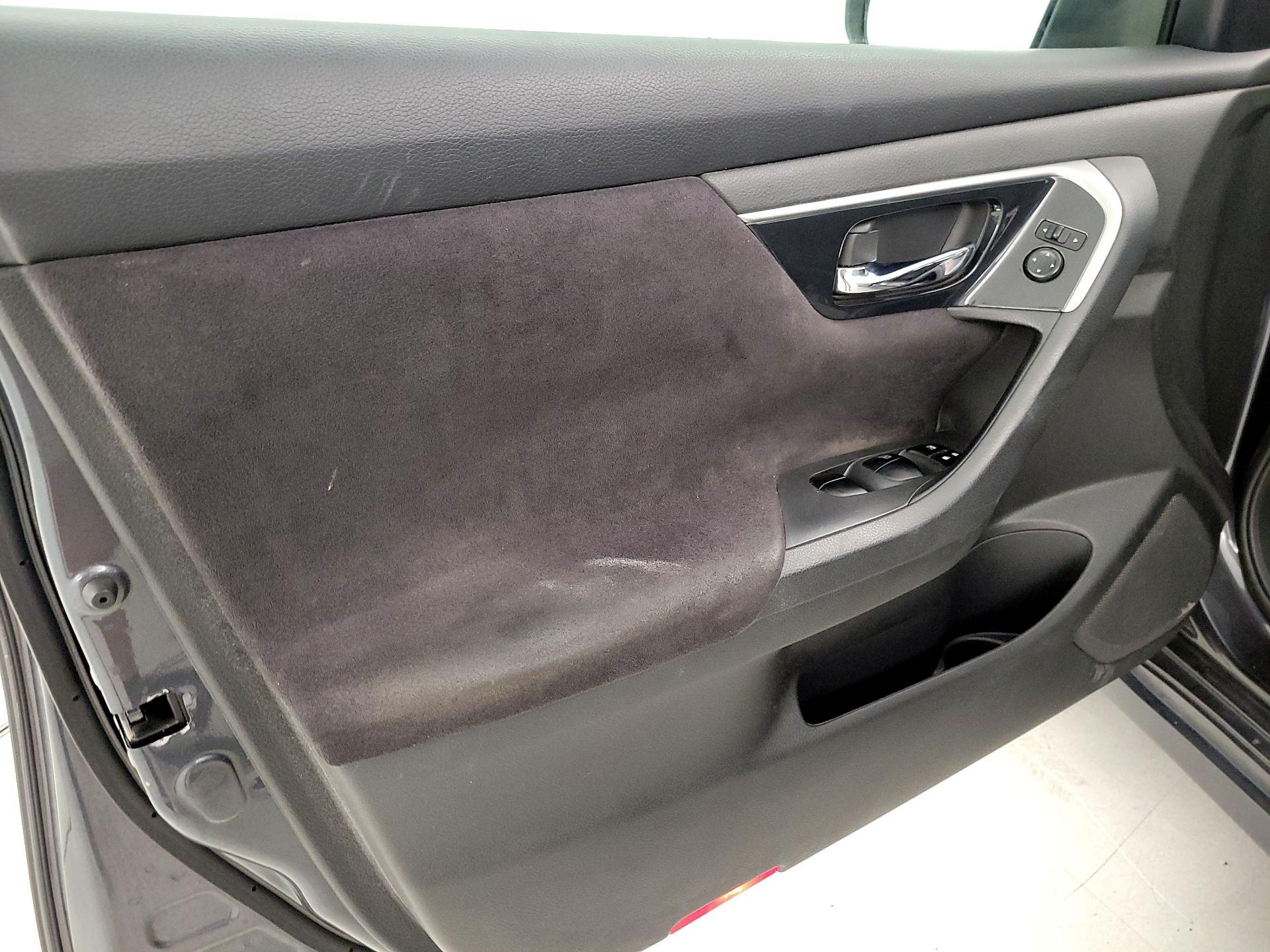 Thumbnail: 2013 Nissan Altima - 12
