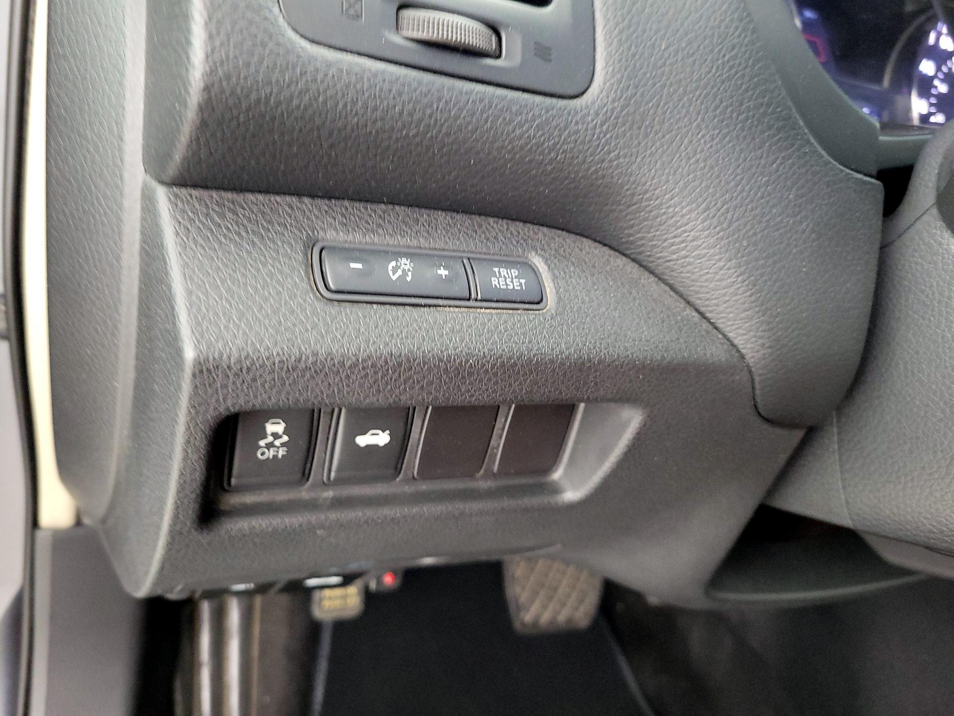 Thumbnail: 2013 Nissan Altima - 13