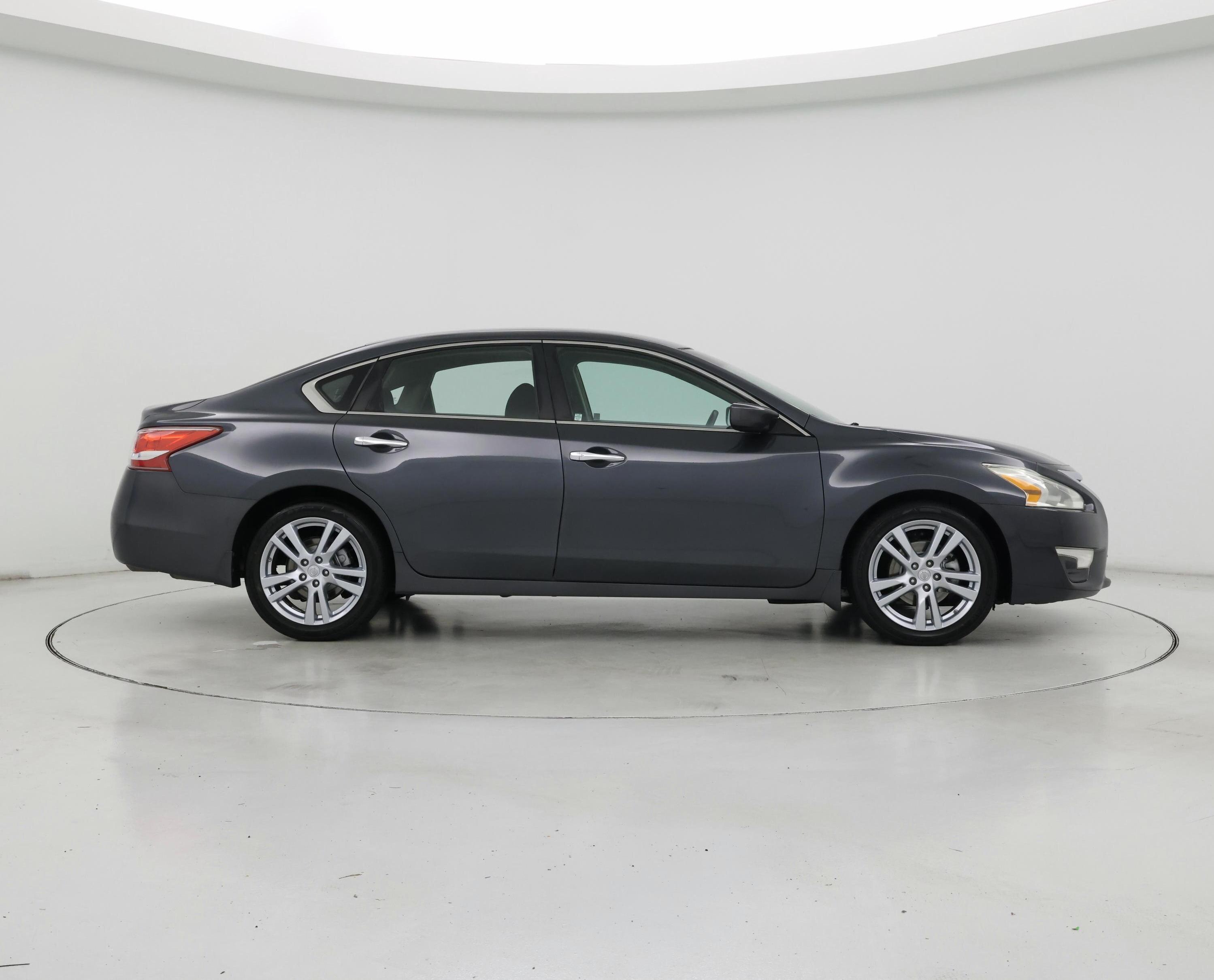 Thumbnail: 2013 Nissan Altima - 7