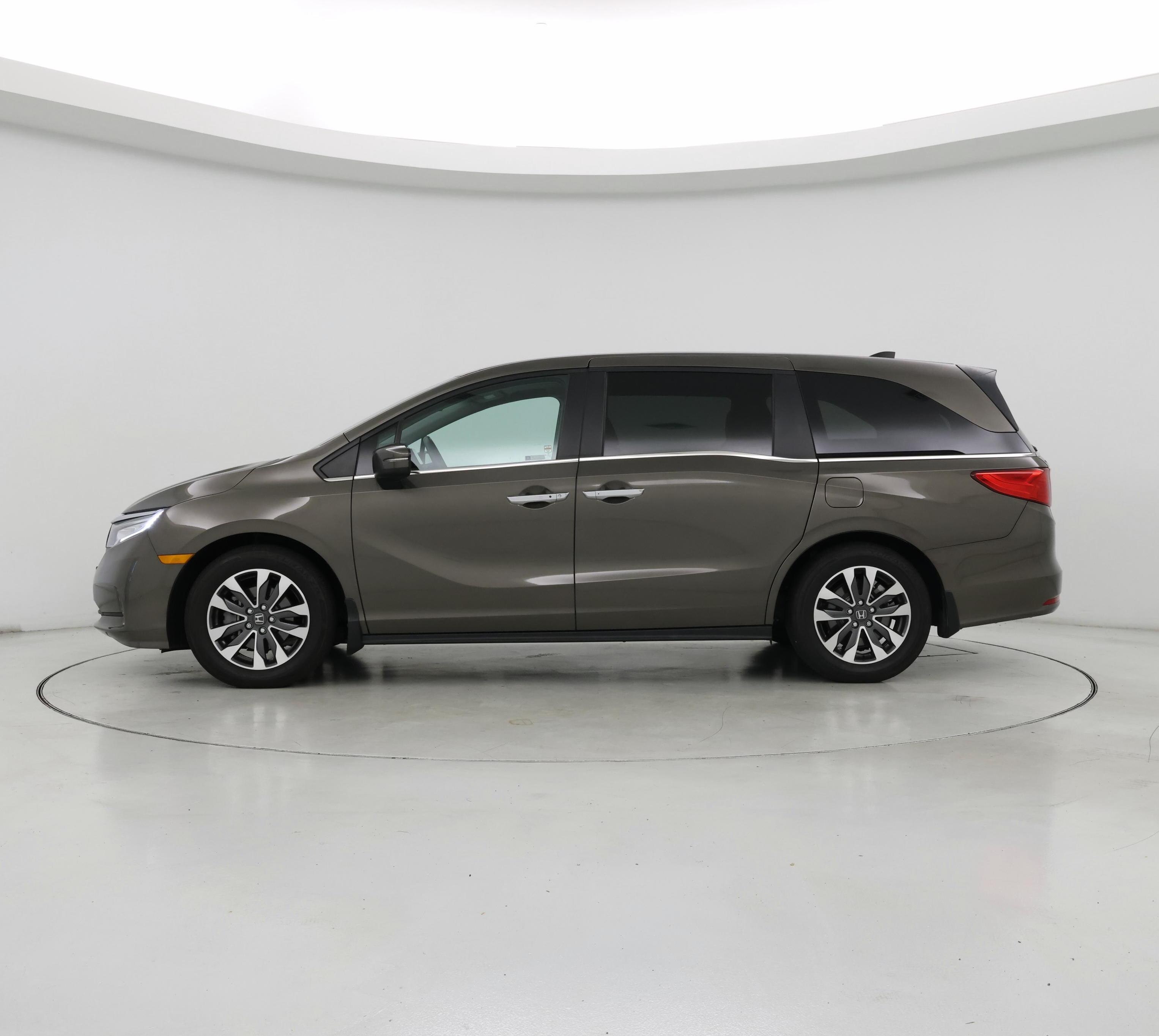 Thumbnail: 2023 Honda Odyssey - 3