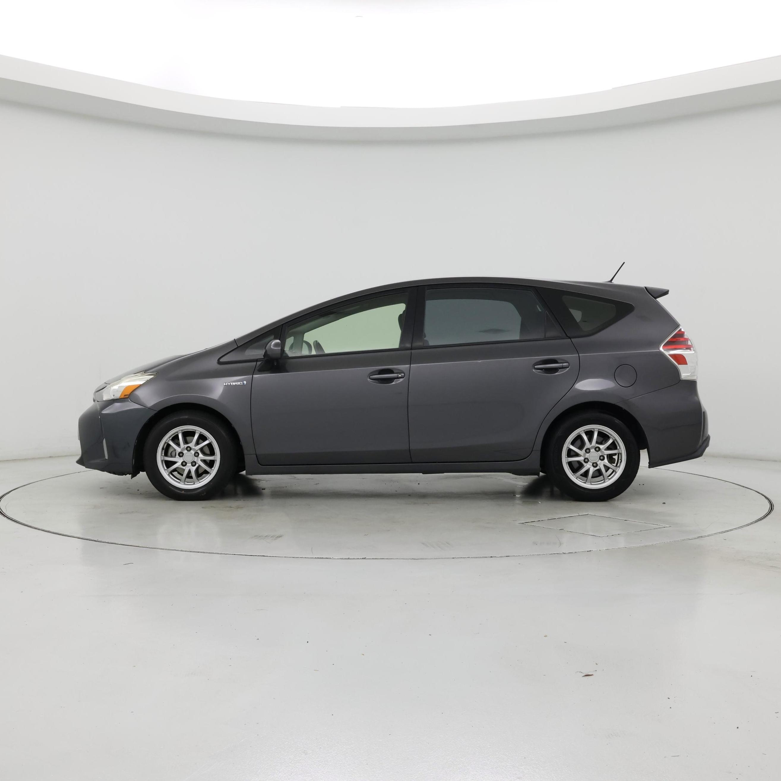 Thumbnail: 2015 Toyota Prius - 3