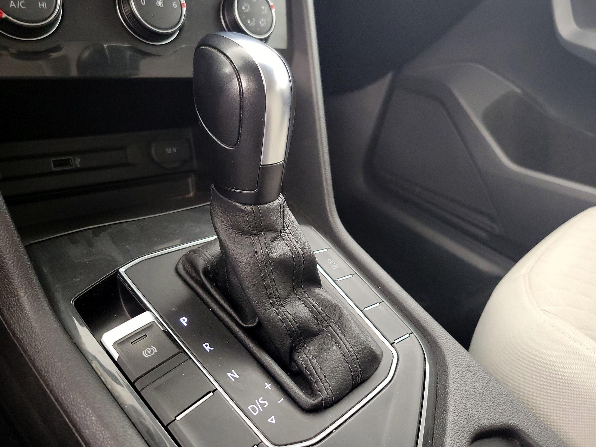 Thumbnail: 2019 Volkswagen Tiguan - 17