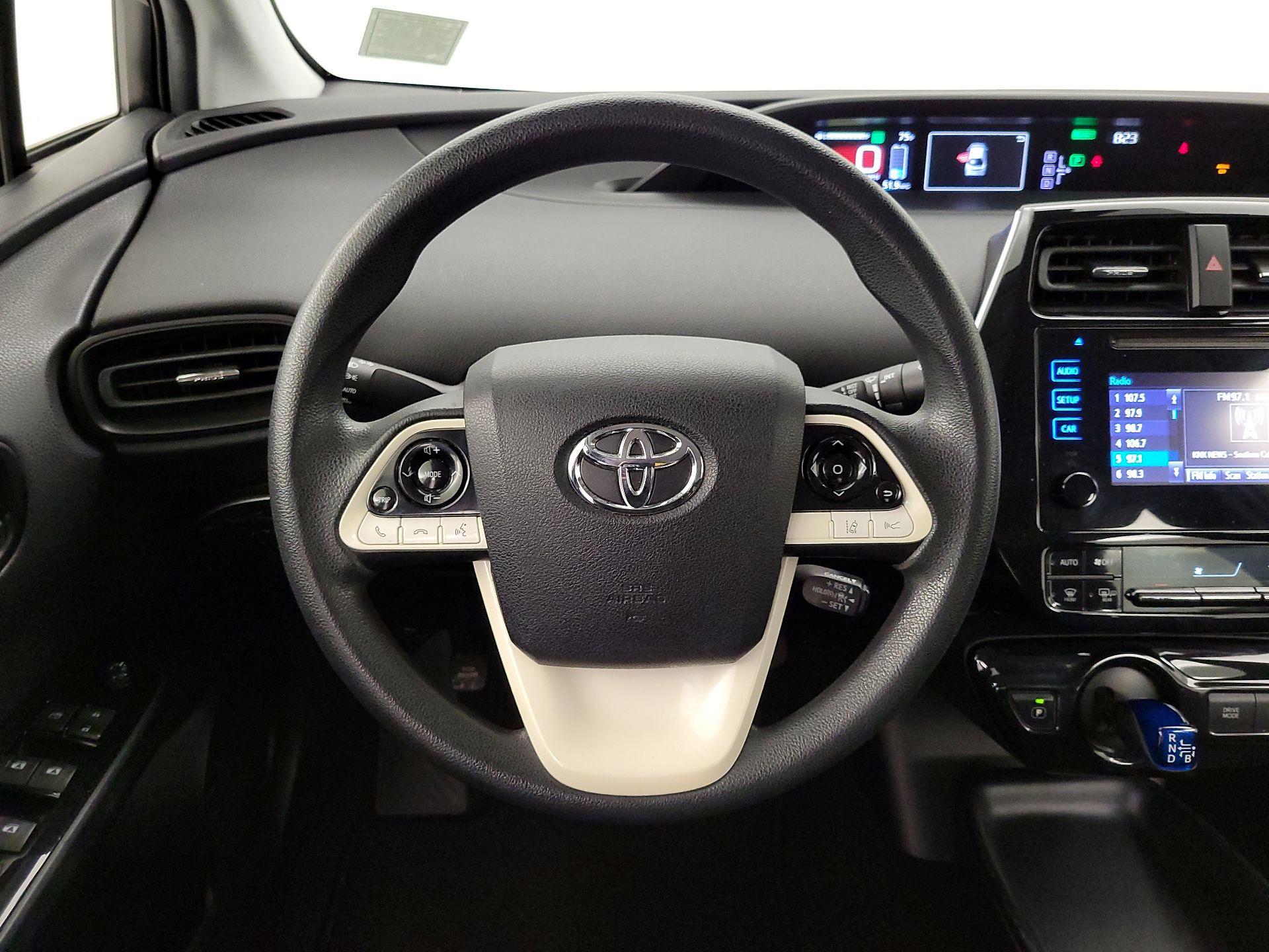 Thumbnail: 2017 Toyota Prius - 10