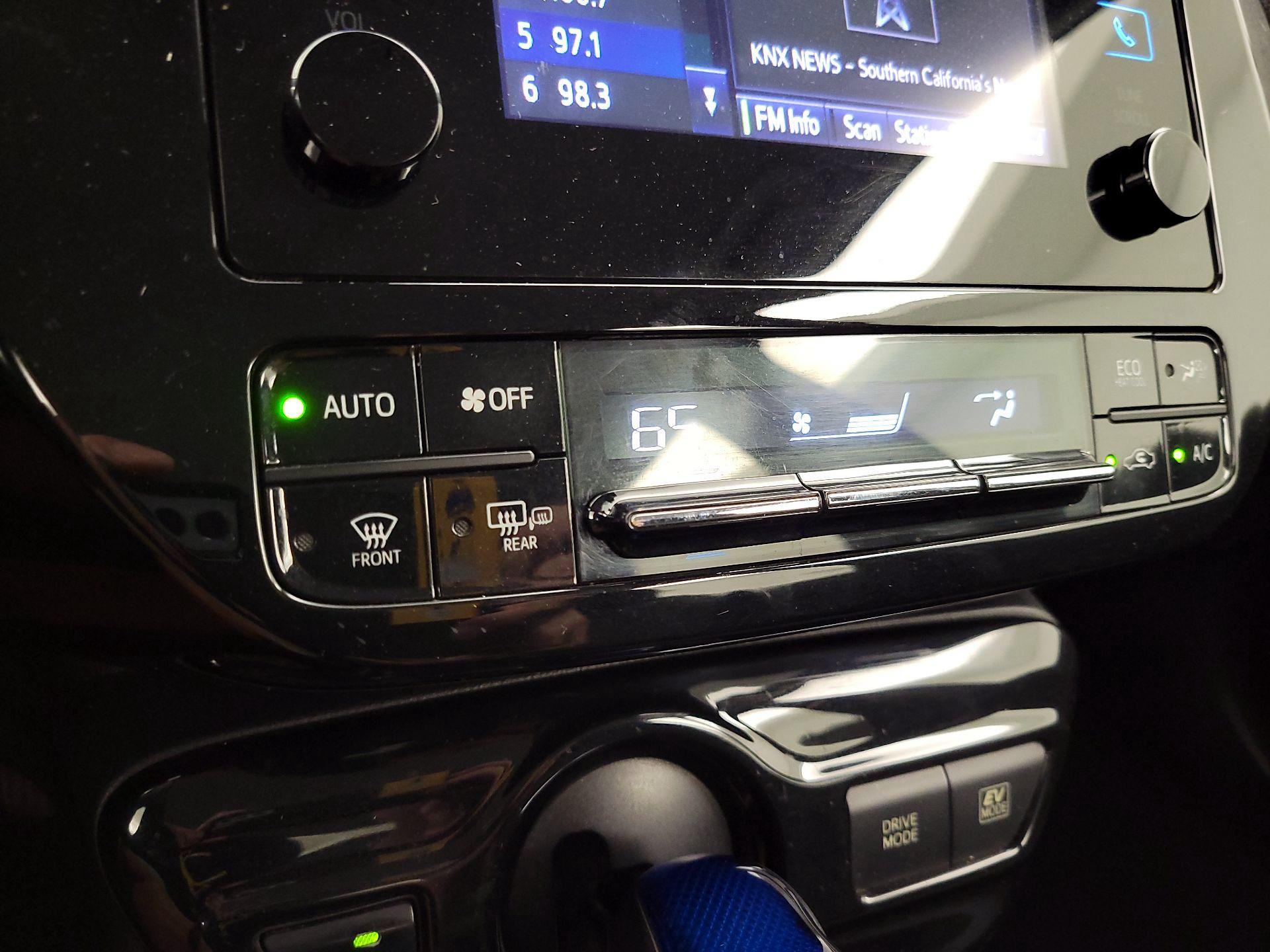 Thumbnail: 2017 Toyota Prius - 16