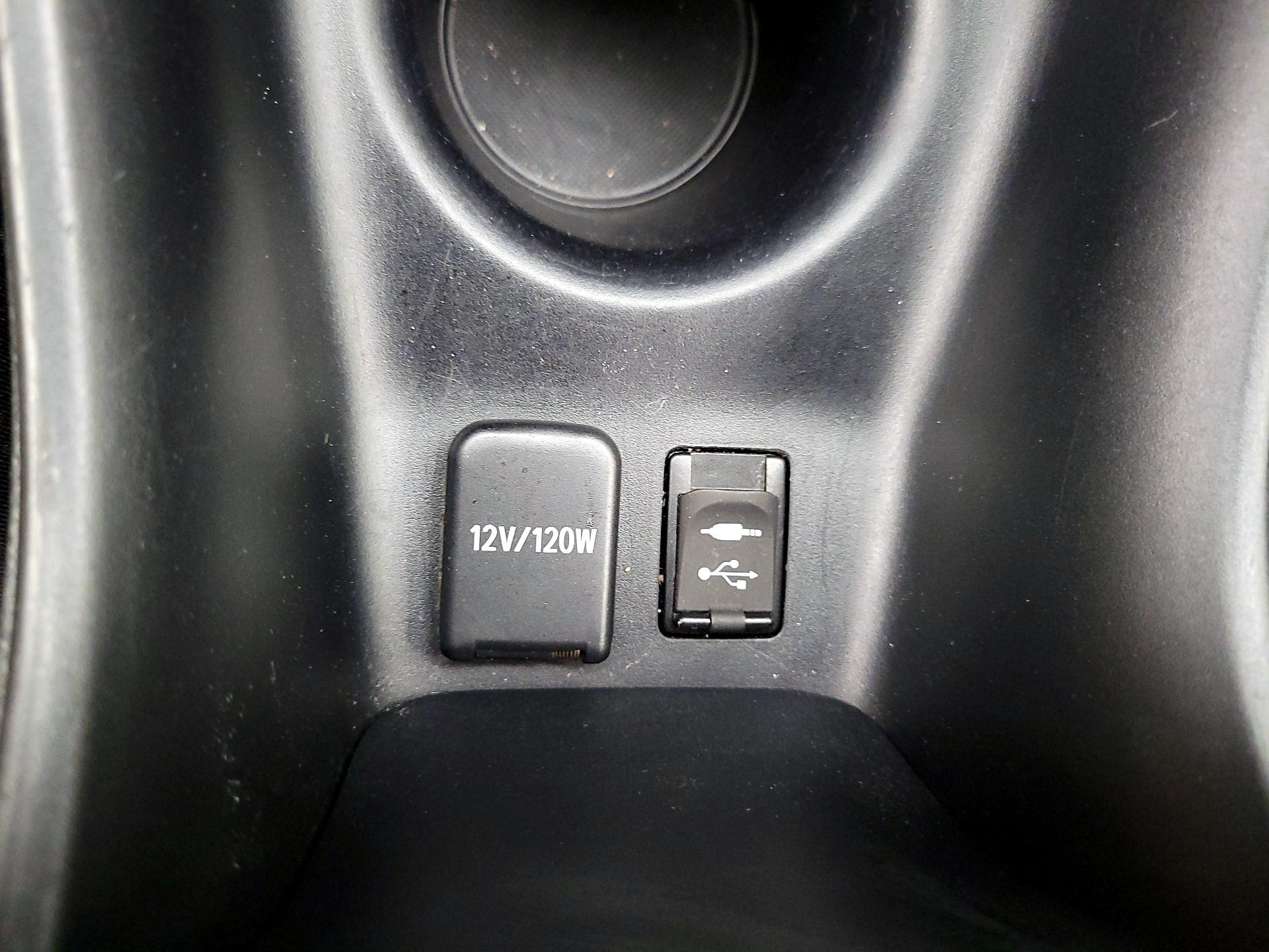 Thumbnail: 2017 Toyota Prius - 18