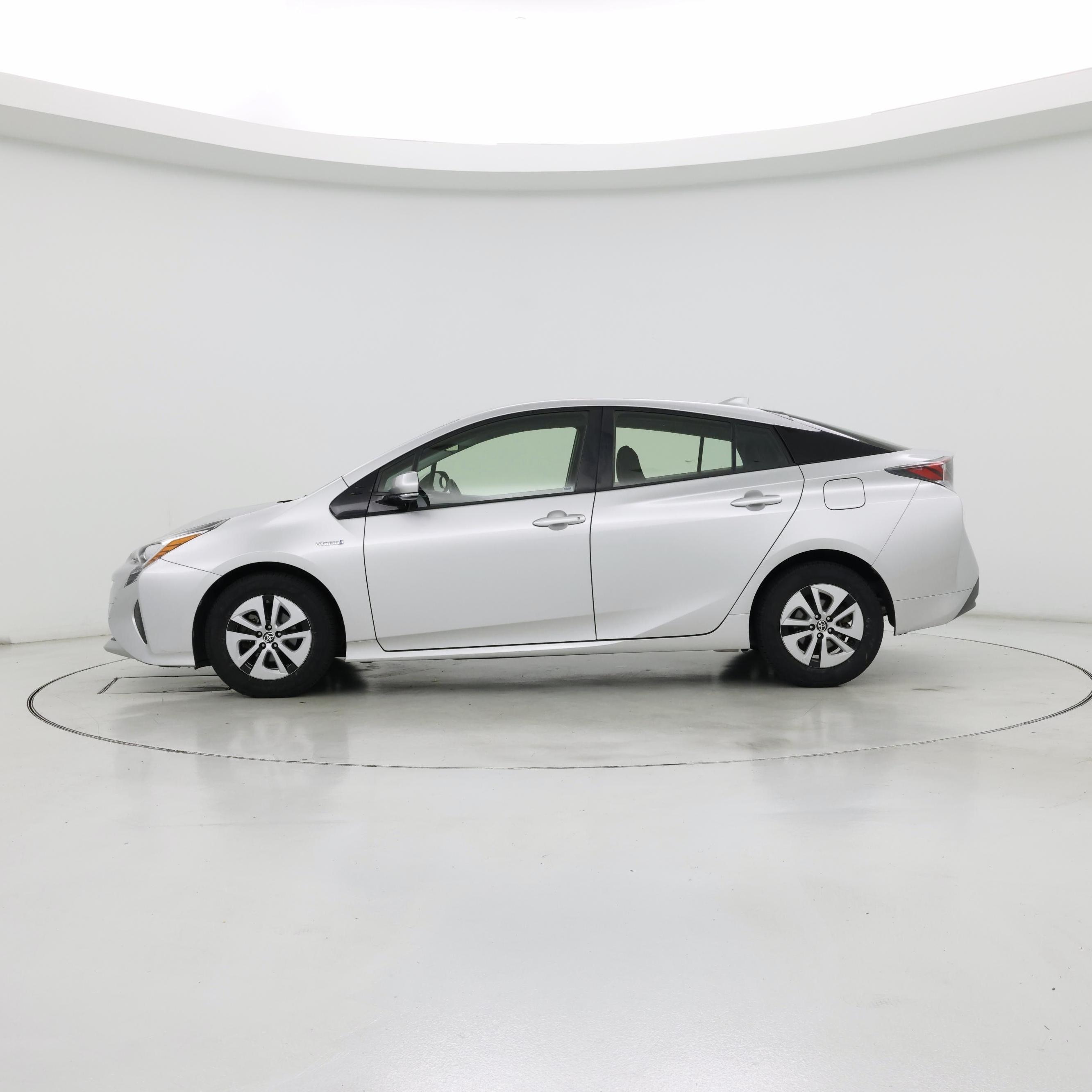 Thumbnail: 2017 Toyota Prius - 3