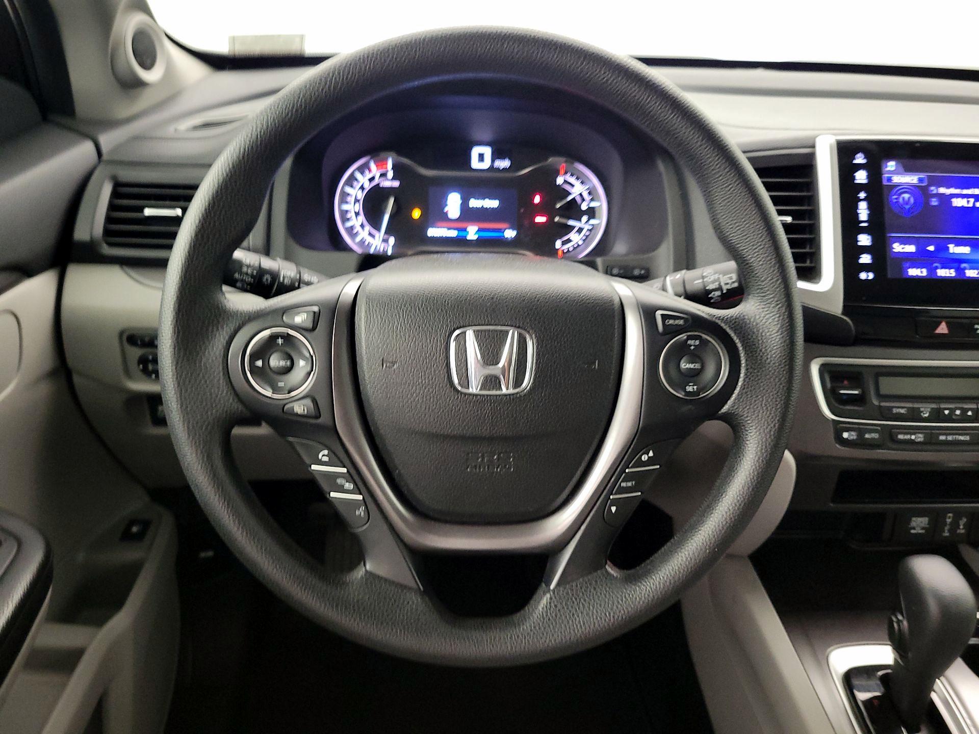 Thumbnail: 2018 Honda Pilot - 10