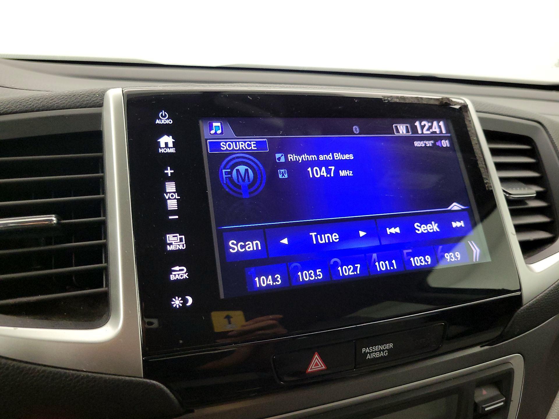 Thumbnail: 2018 Honda Pilot - 15