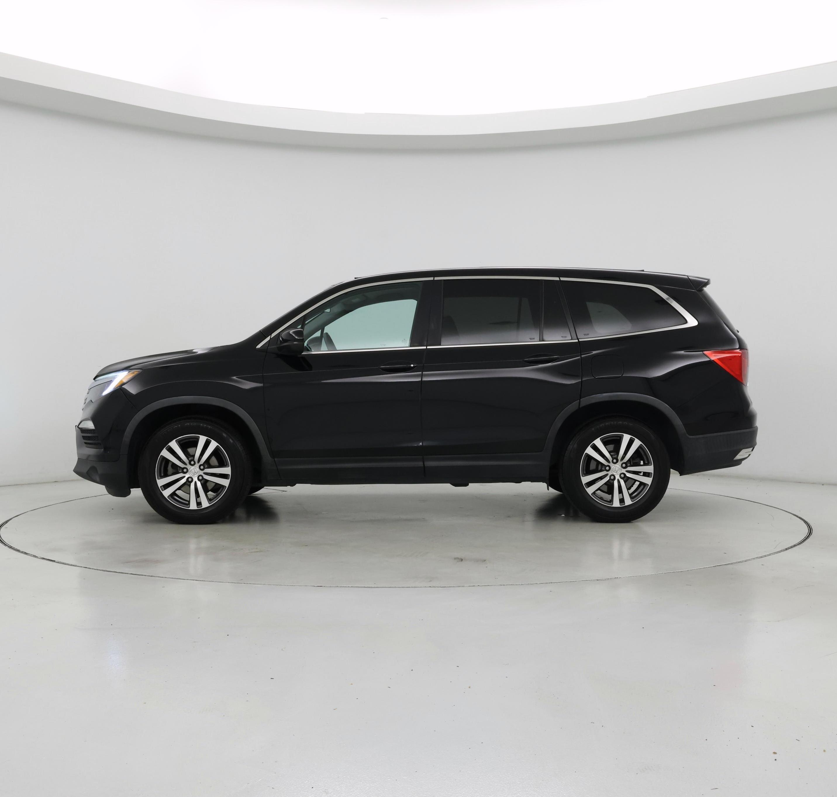 Thumbnail: 2018 Honda Pilot - 3