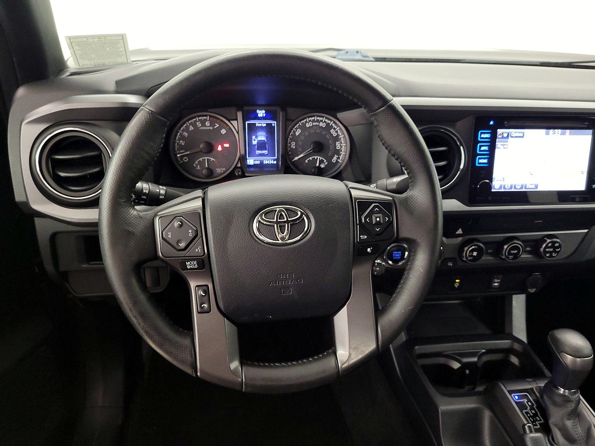 Thumbnail: 2016 Toyota Tacoma - 10