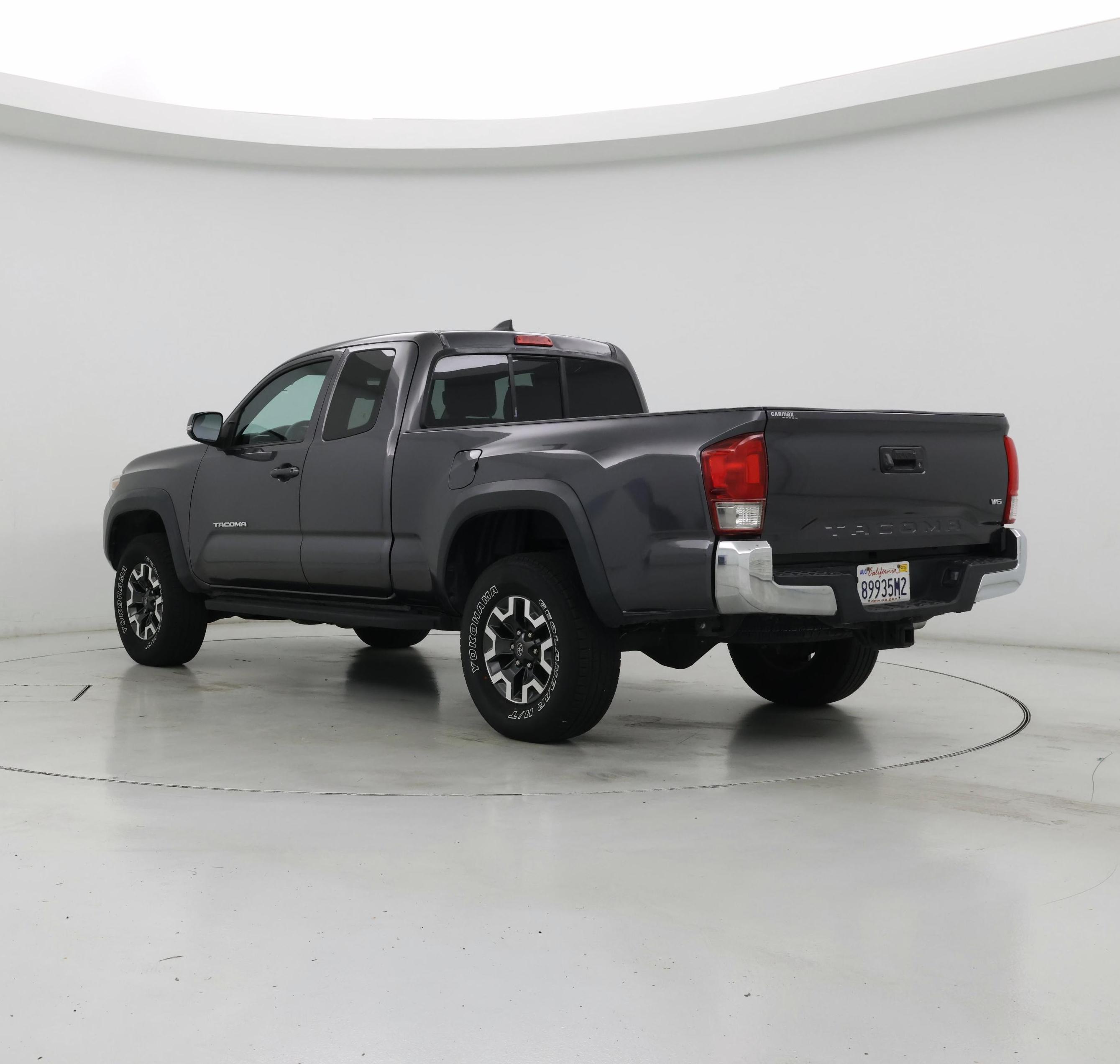 Thumbnail: 2016 Toyota Tacoma - 2