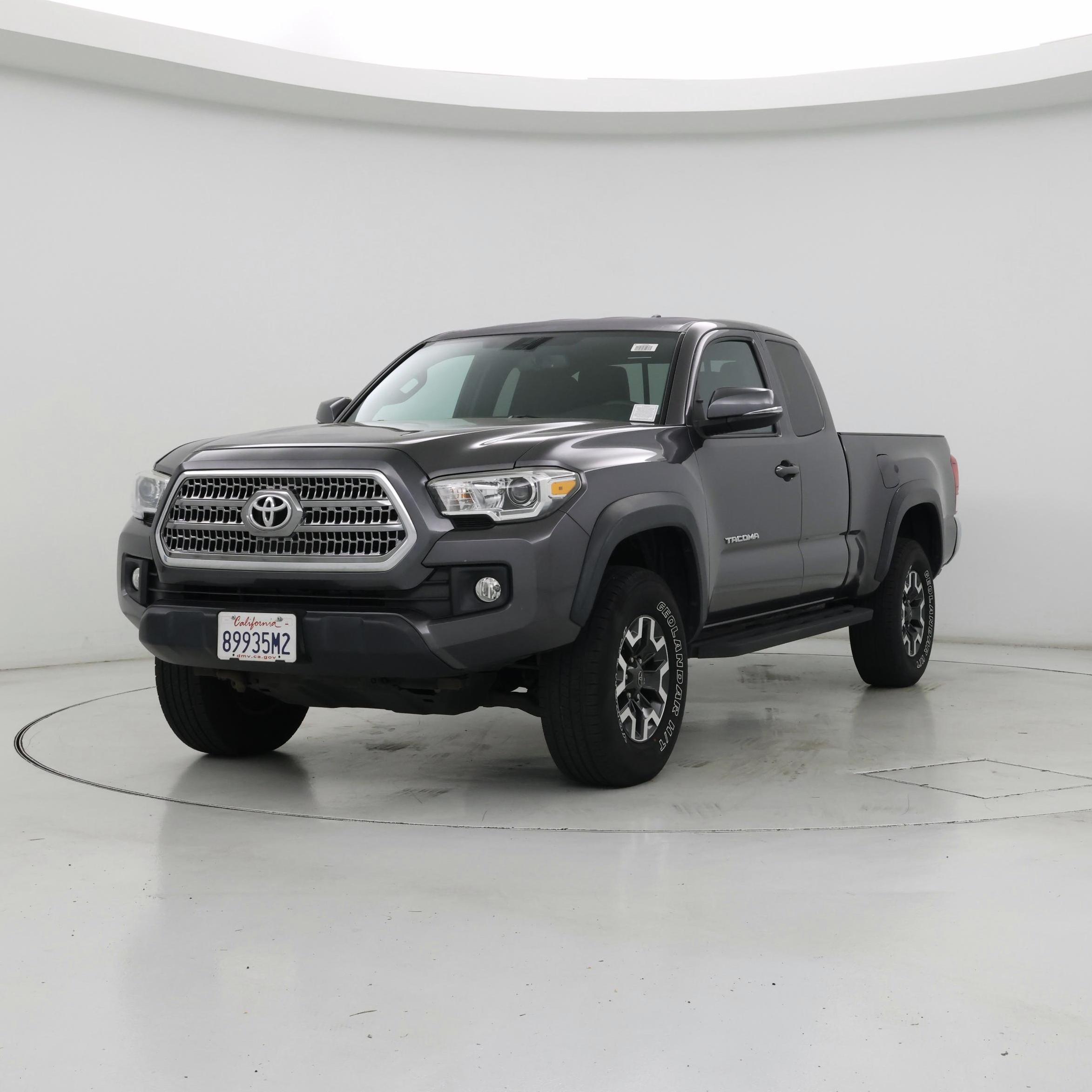 Thumbnail: 2016 Toyota Tacoma - 4