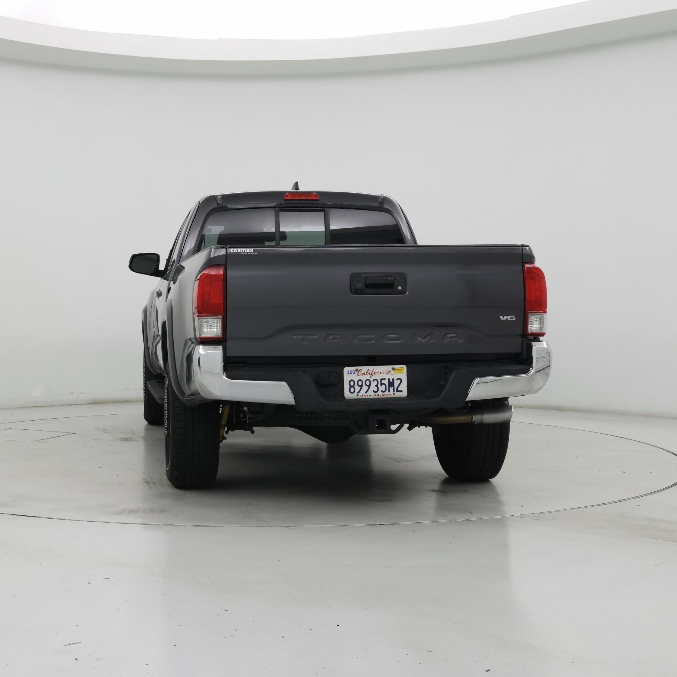 Thumbnail: 2016 Toyota Tacoma - 6