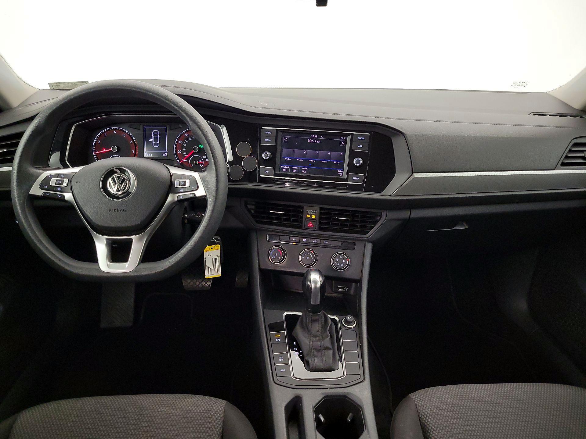 Thumbnail: 2019 Volkswagen Jetta - 9