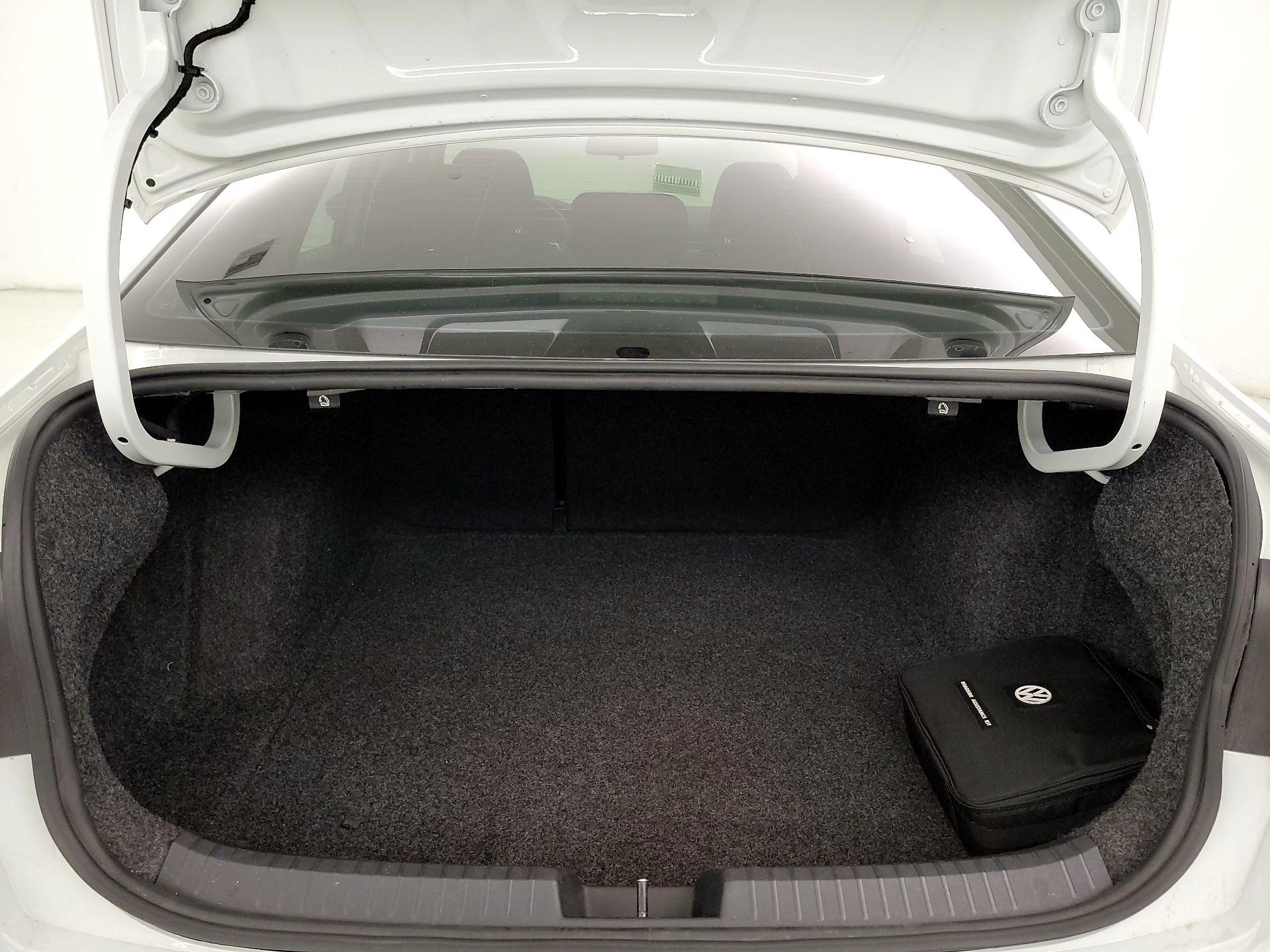 Thumbnail: 2019 Volkswagen Jetta - 20