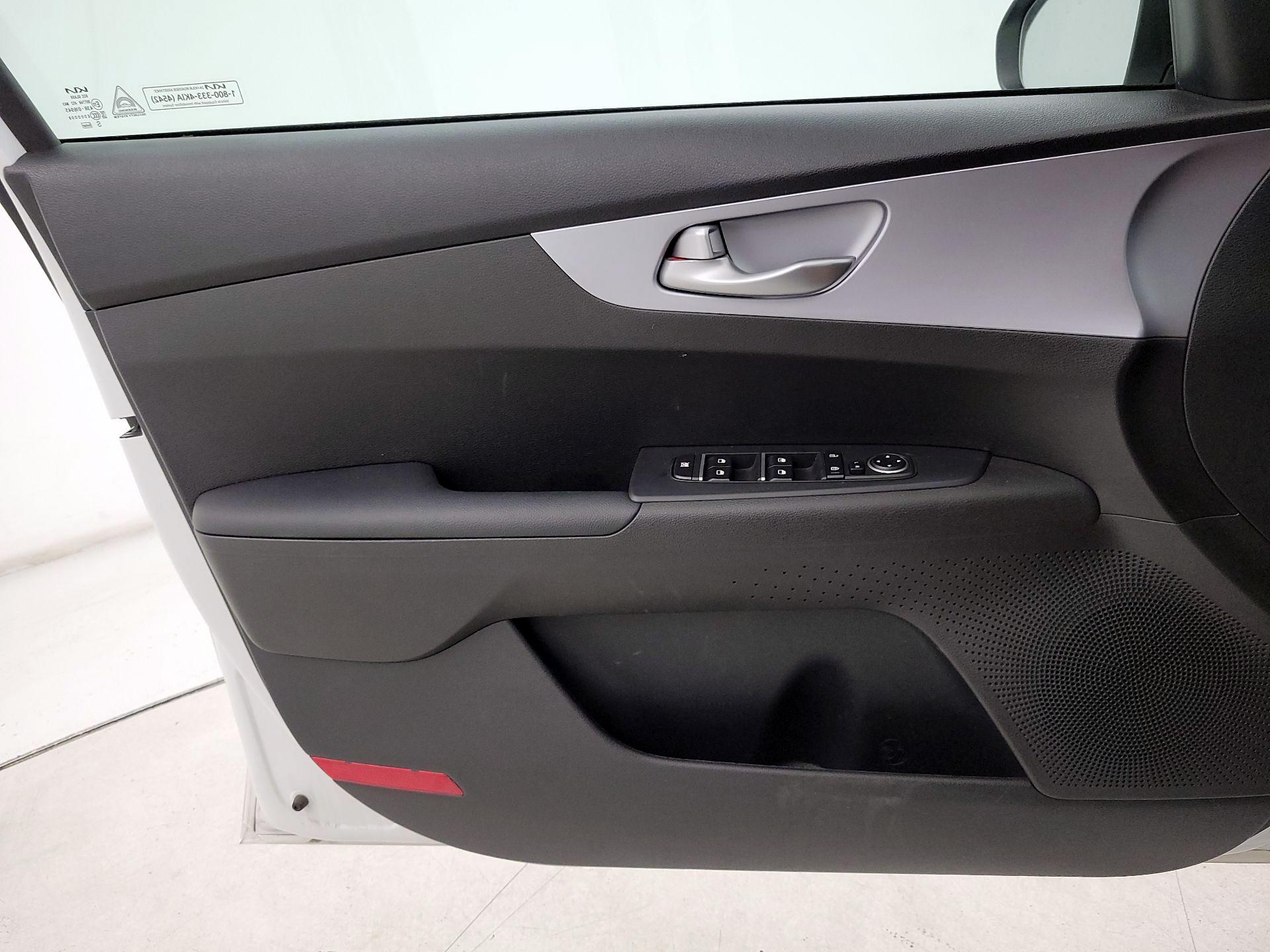 Thumbnail: 2024 Kia Forte - 12