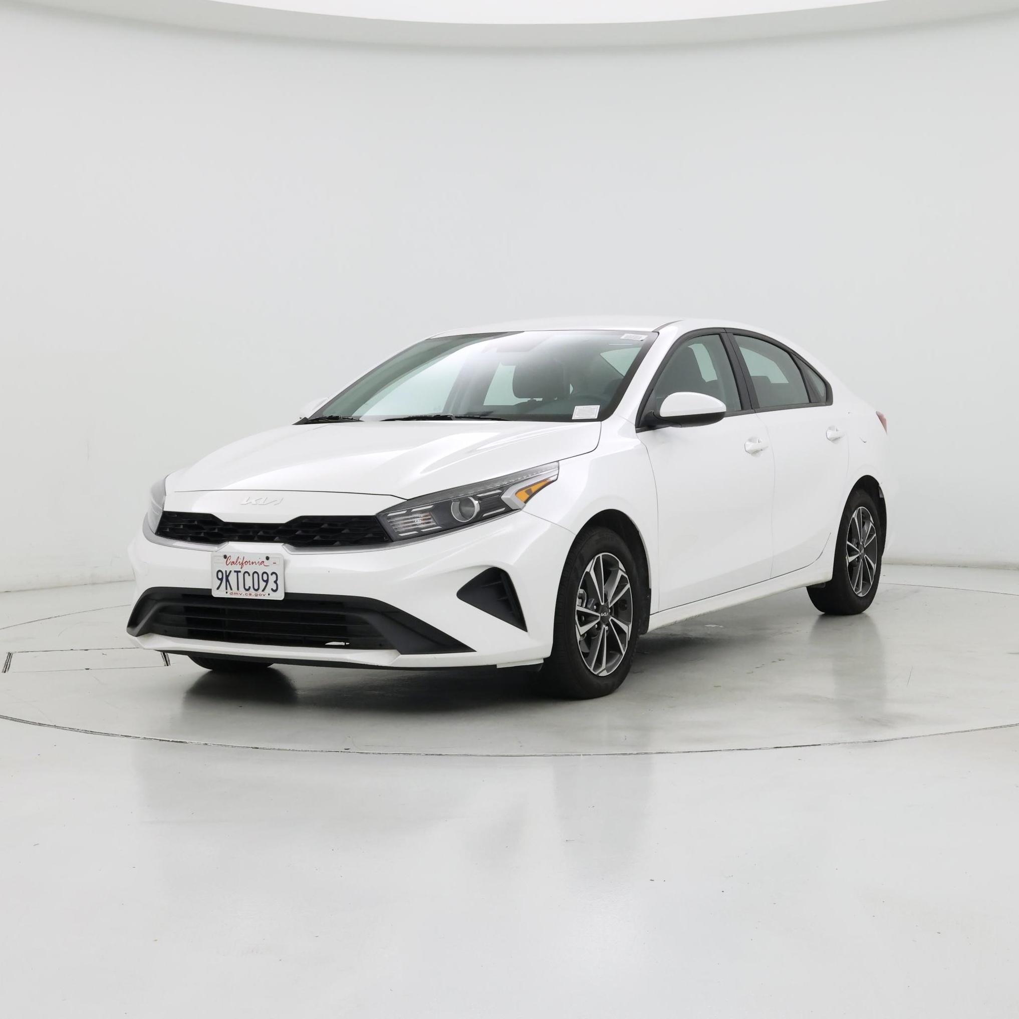 Thumbnail: 2024 Kia Forte - 4