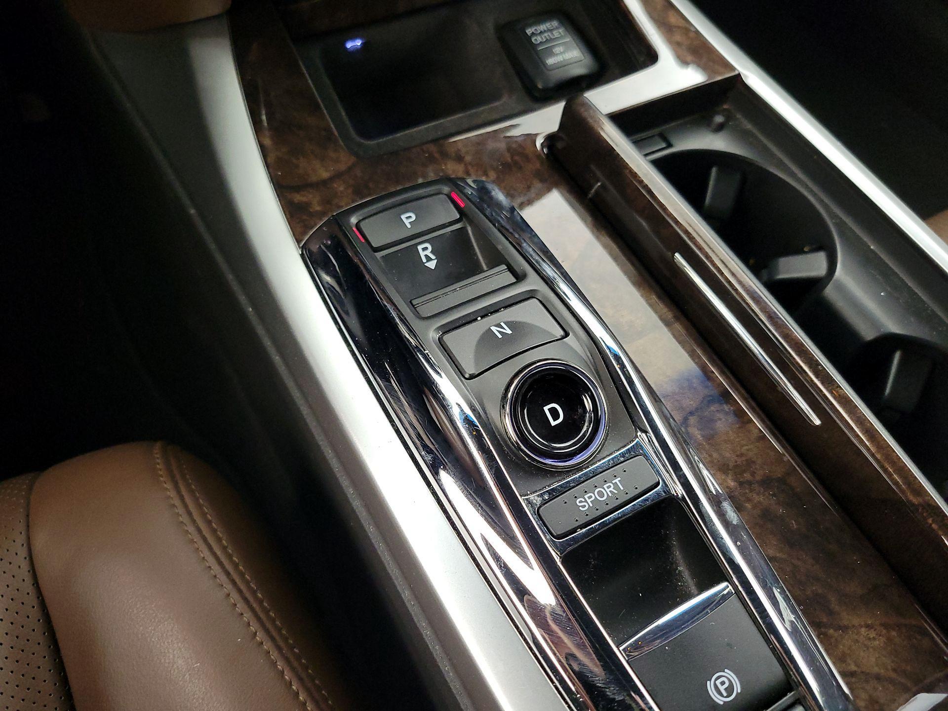 Thumbnail: 2020 Acura RLX - 18