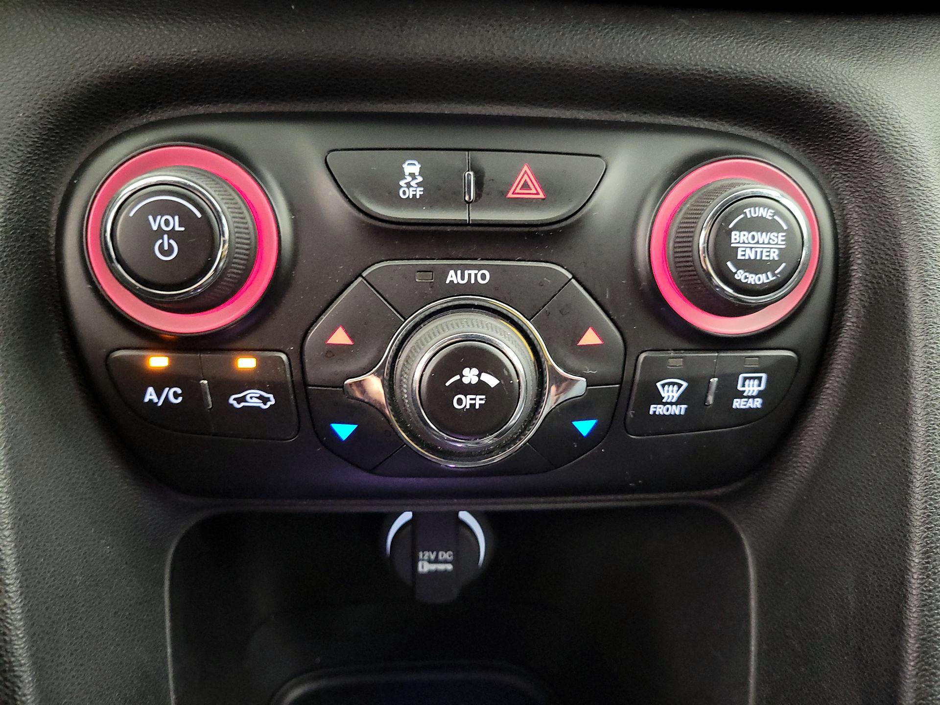 Thumbnail: 2016 Dodge Dart - 17