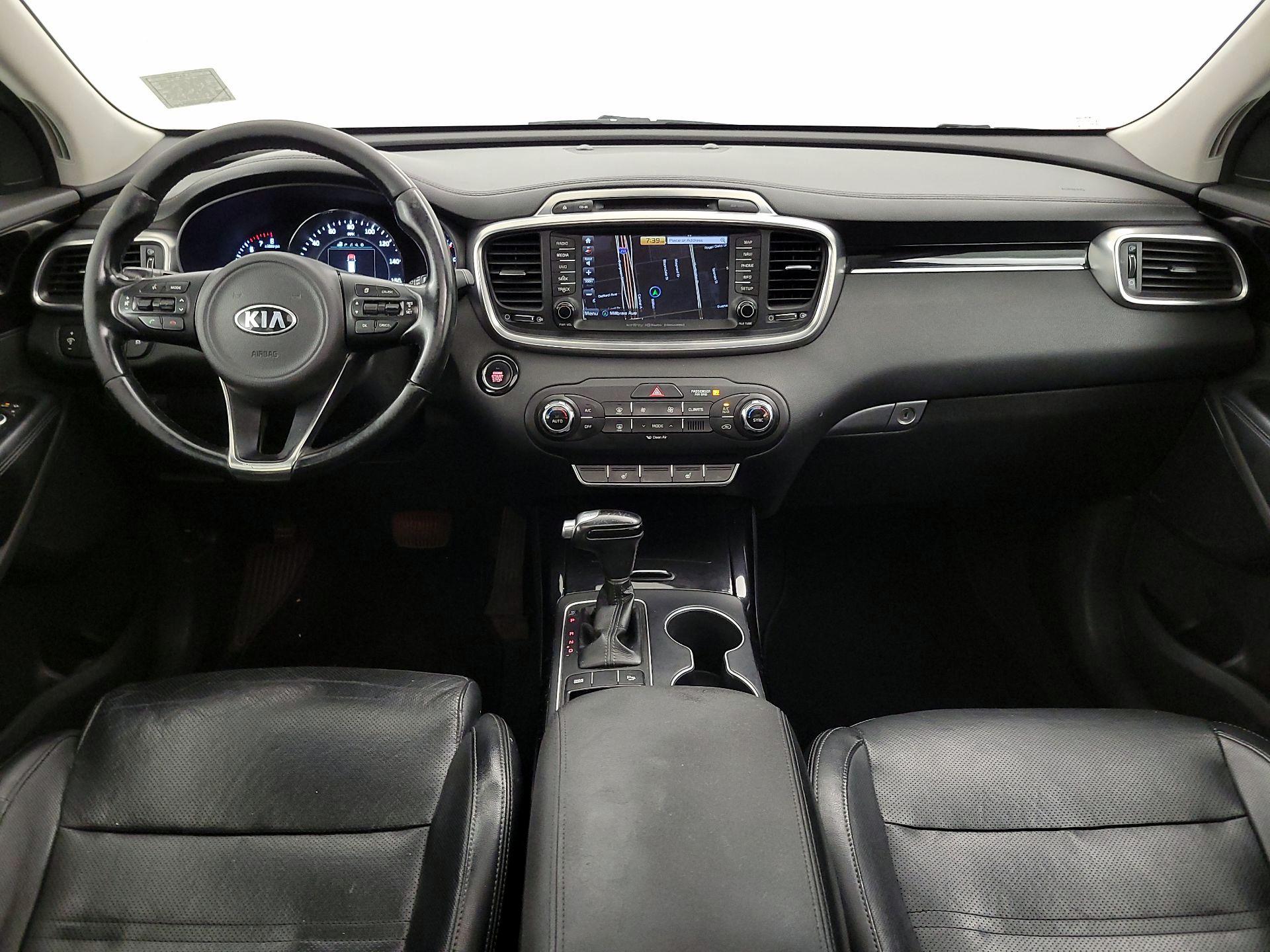 Thumbnail: 2017 Kia Sorento - 9