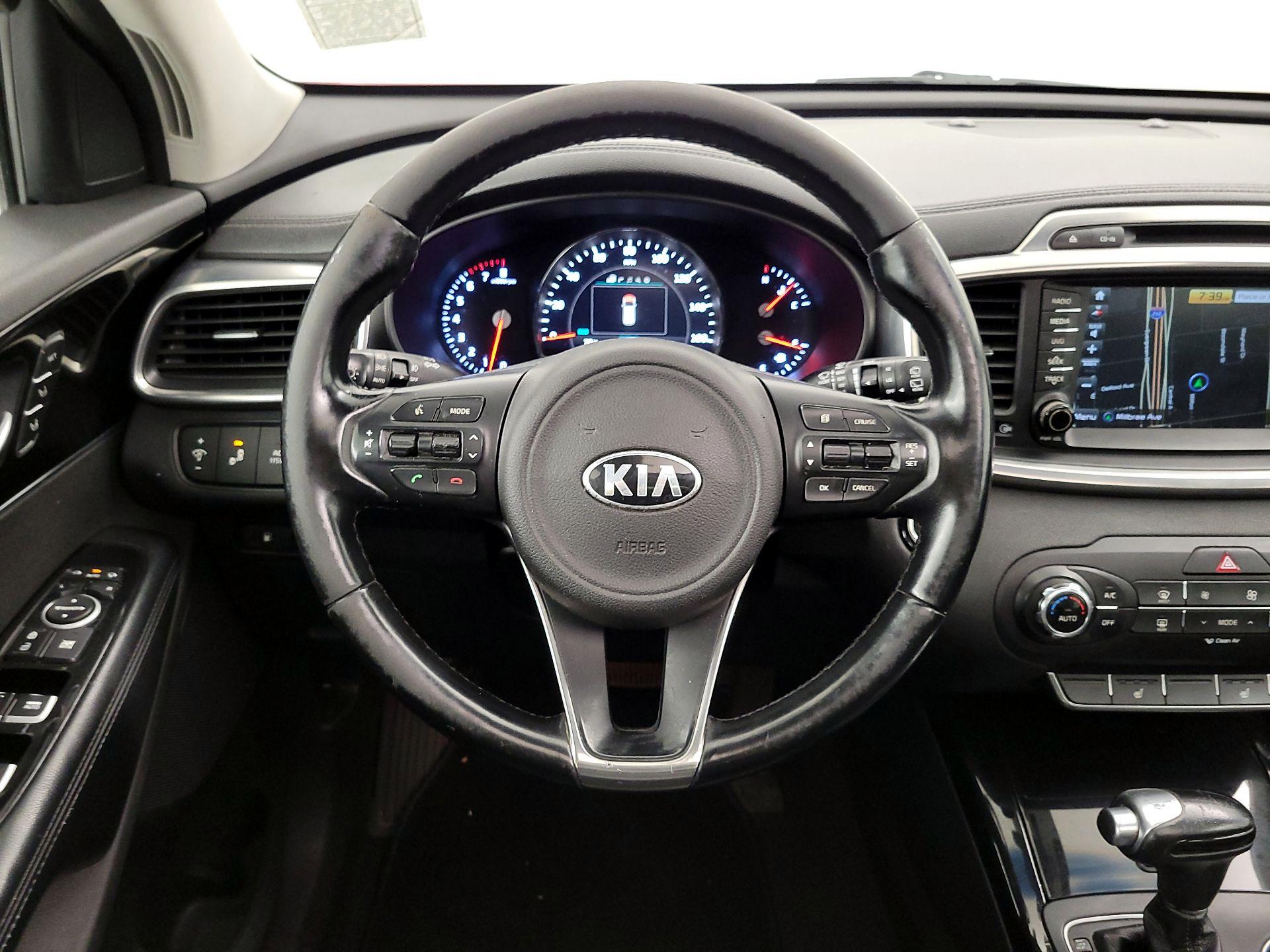 Thumbnail: 2017 Kia Sorento - 10