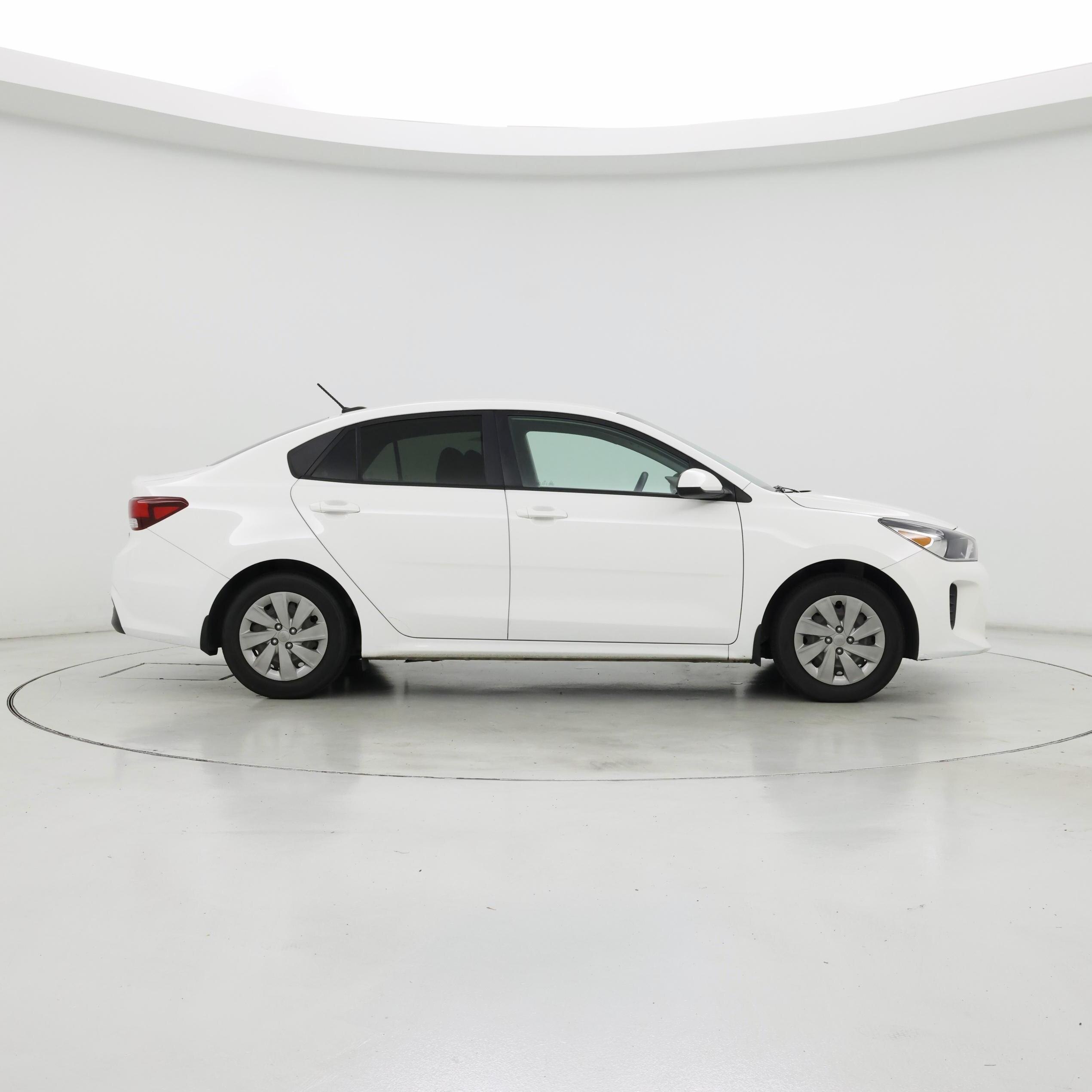 Thumbnail: 2019 Kia Rio - 7