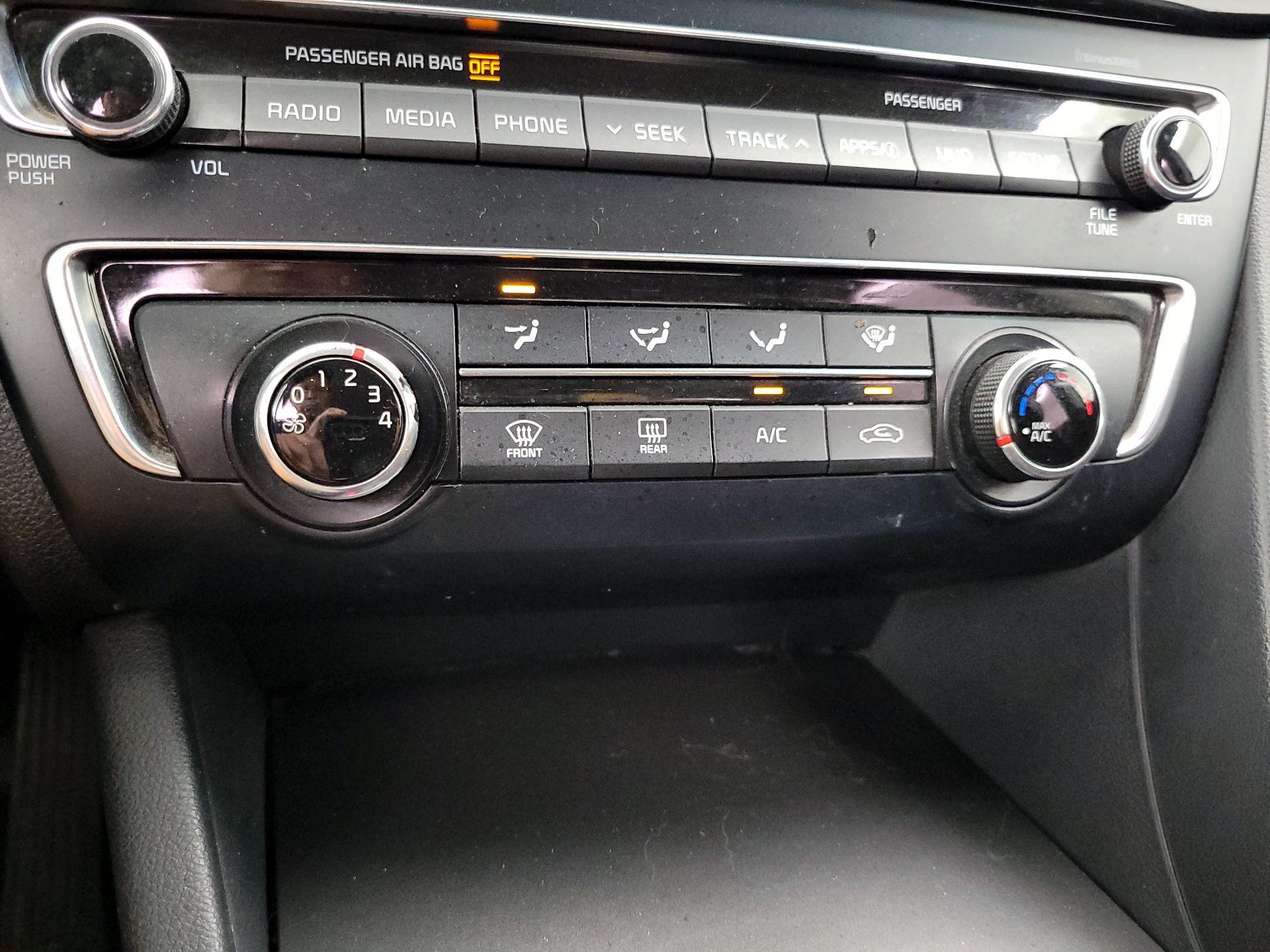Thumbnail: 2018 Kia Optima - 16