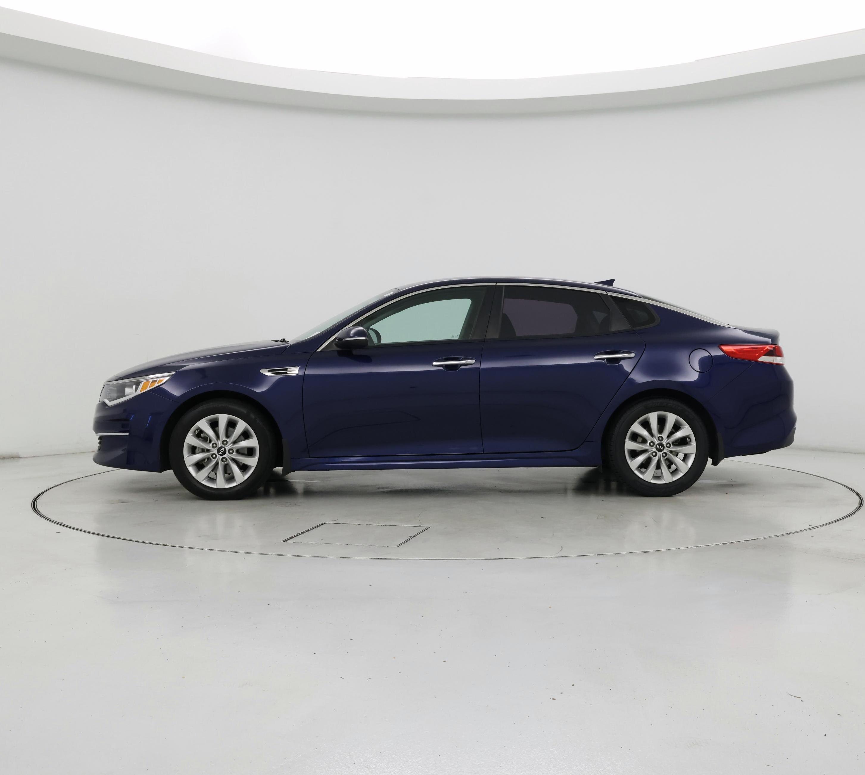 Thumbnail: 2018 Kia Optima - 3