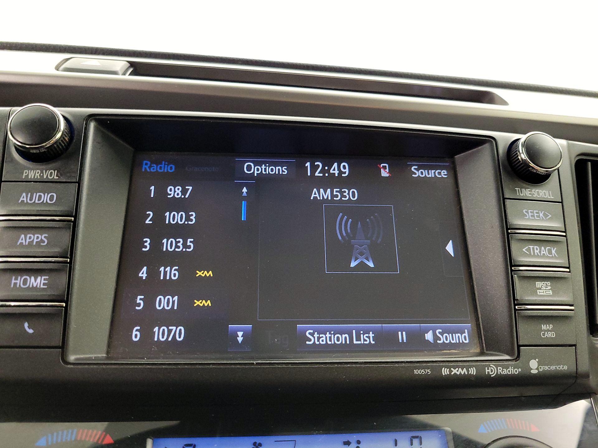 Thumbnail: 2018 Toyota RAV4 - 15