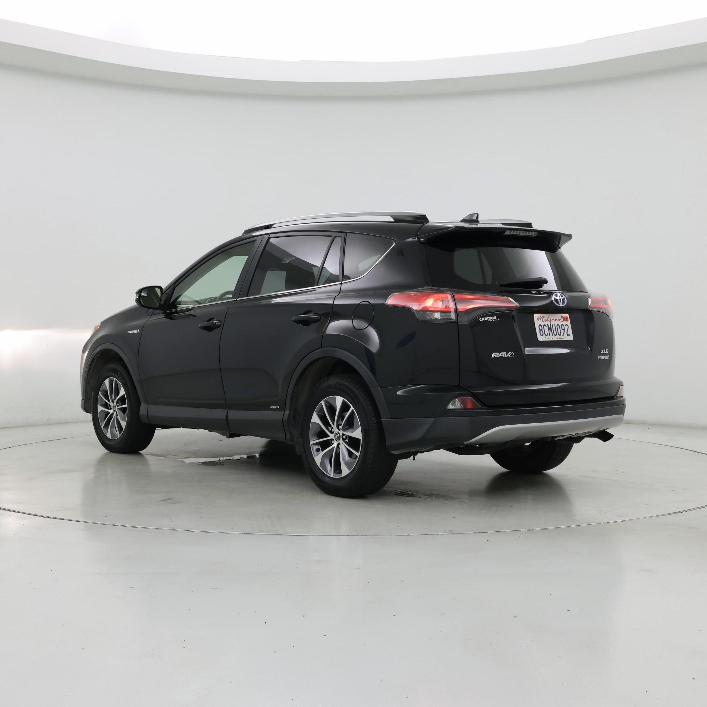 Thumbnail: 2018 Toyota RAV4 - 2