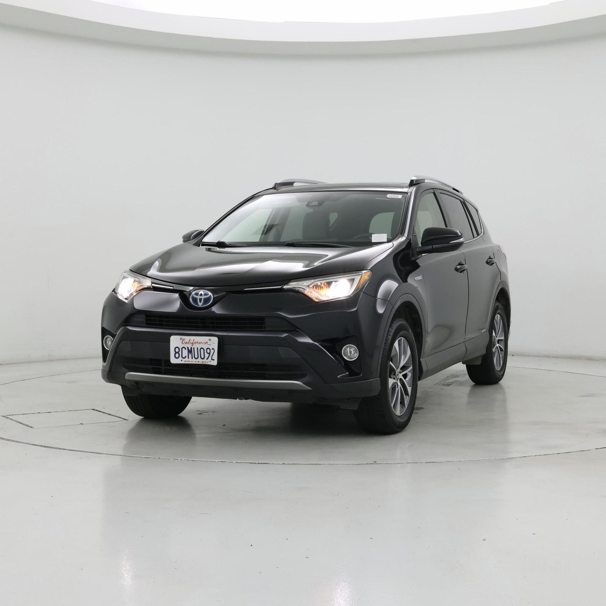 Thumbnail: 2018 Toyota RAV4 - 4